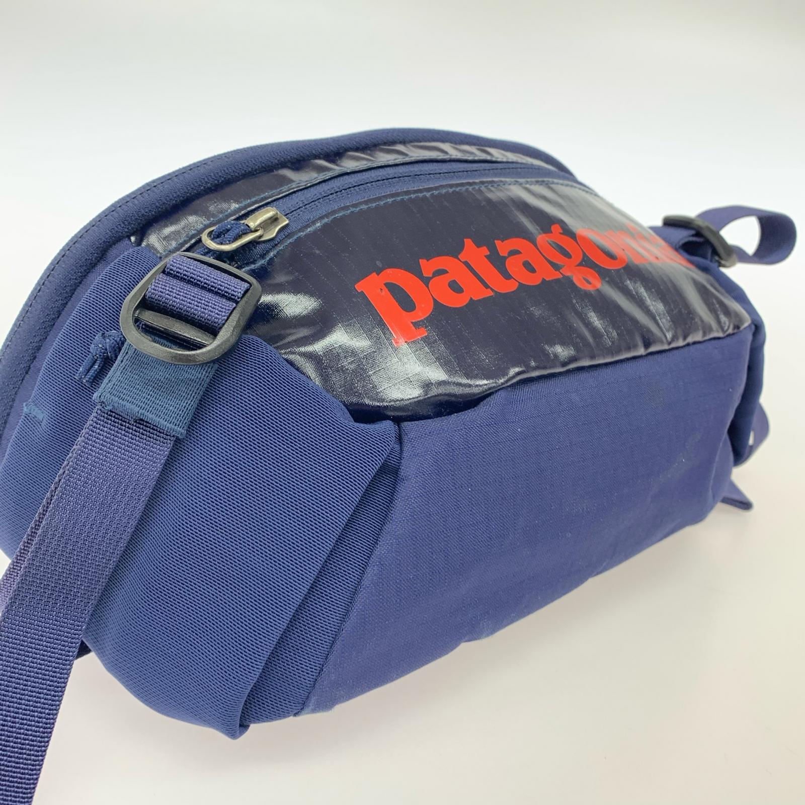 ショルダーバッグ patagonia ブラックホール ウエストバッグ 紺