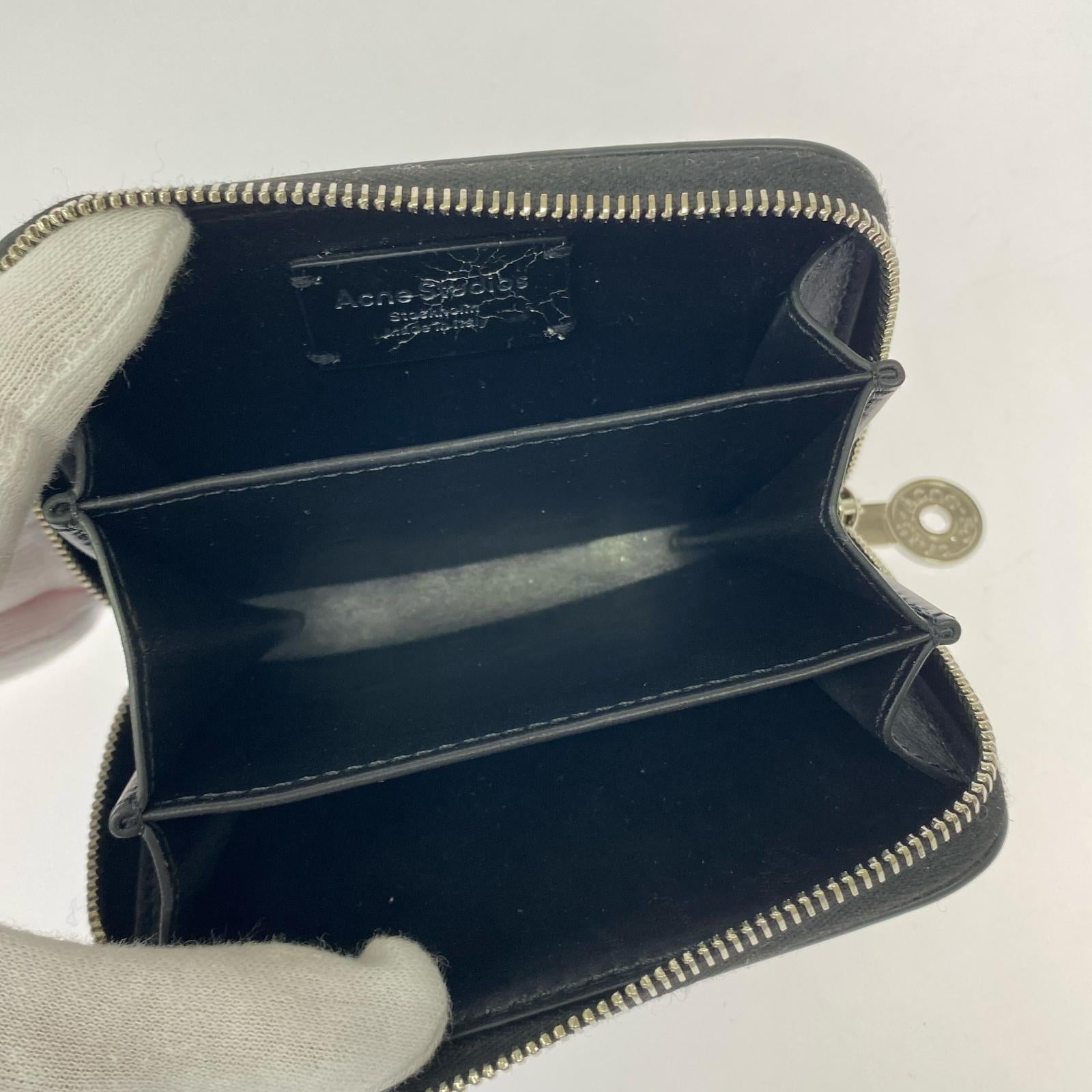 コンパクトウォレット acne studios レザーファスナーウォレット ブラック