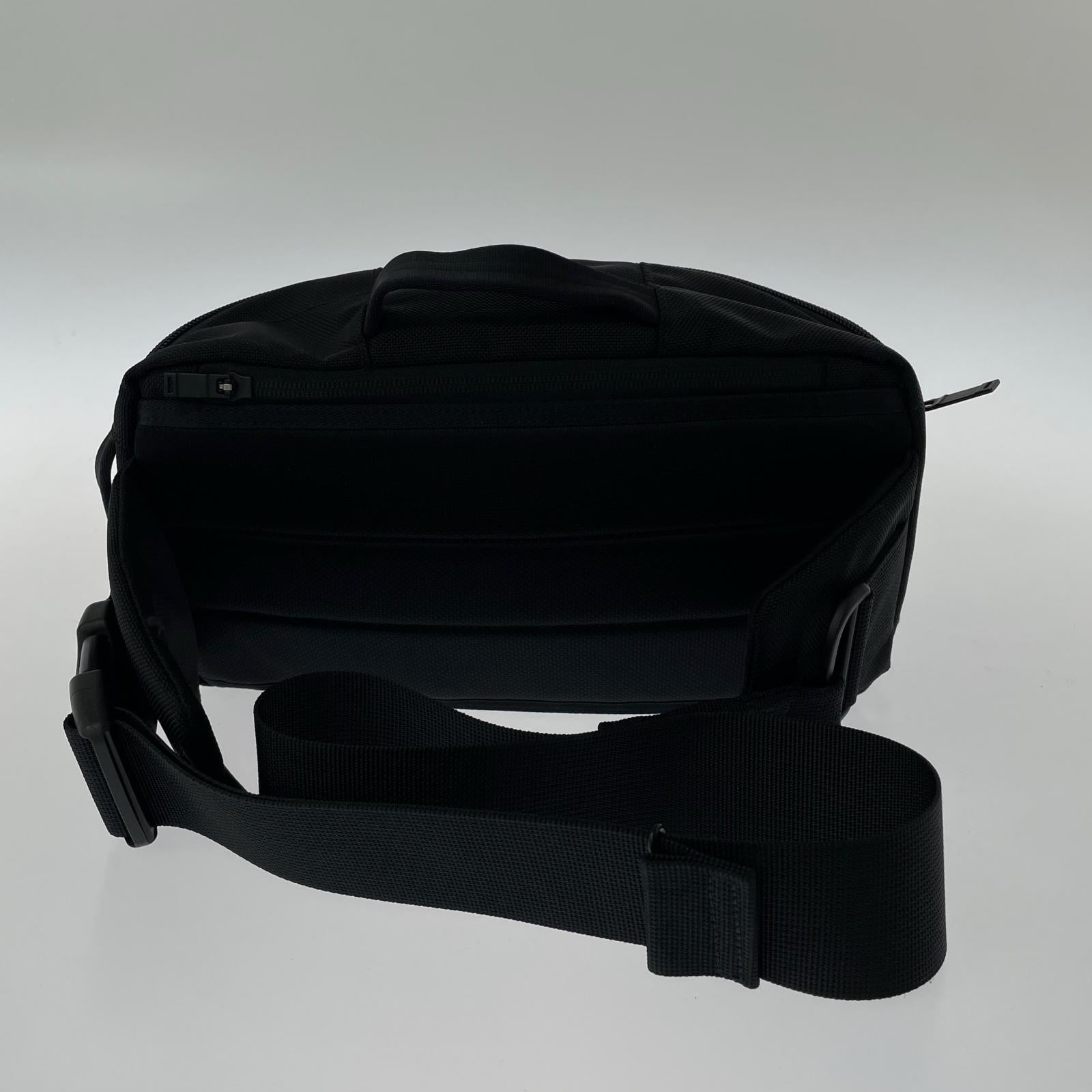 ショルダーバッグ 2WAY SLING SHOULDER BAG ブラック