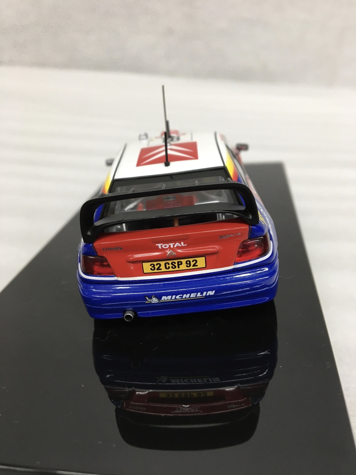 オートアート CITROEN XSARA WRC 2004 WINNER スケールカー