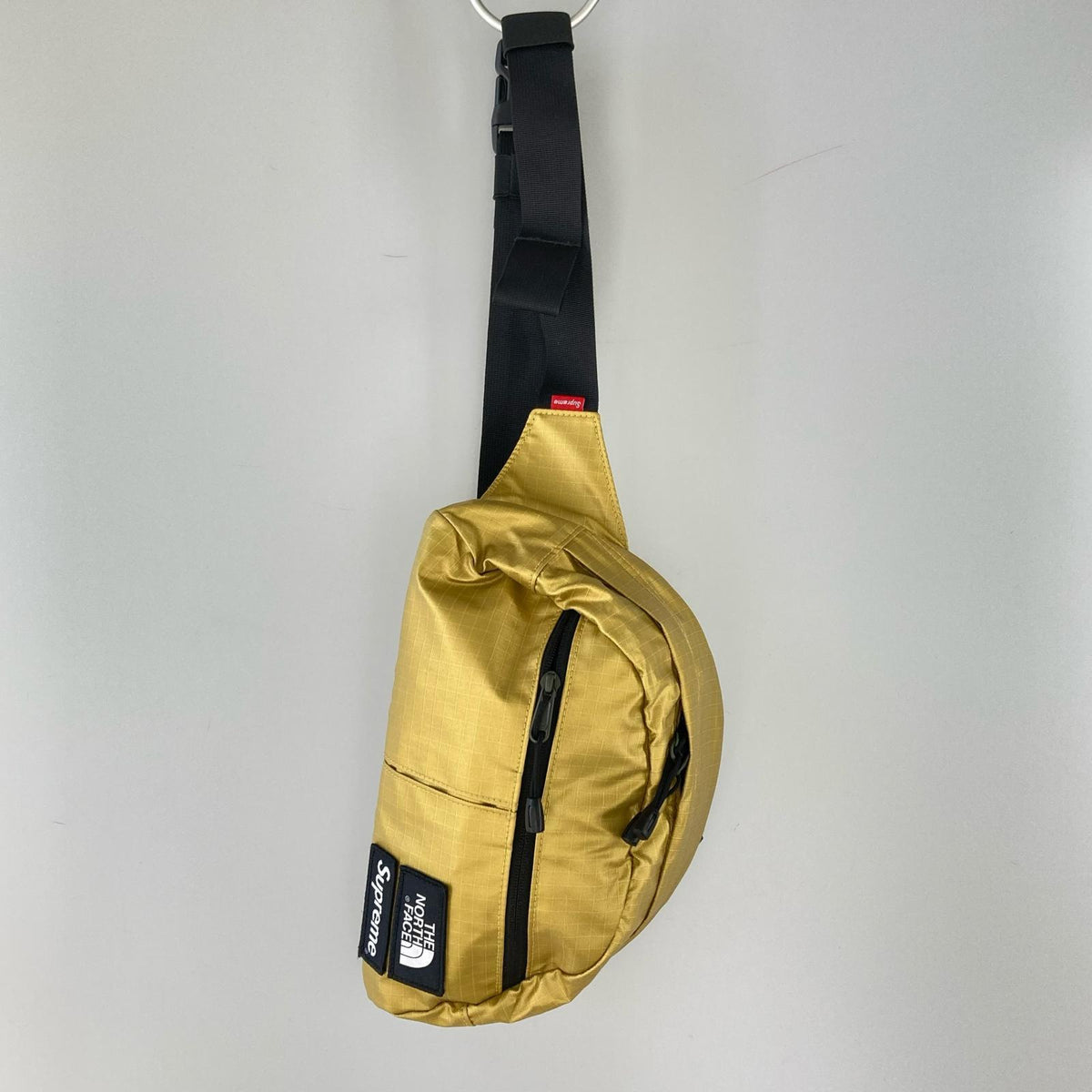ボディバッグ 18SS Metallic Roo II Lumbar Pack