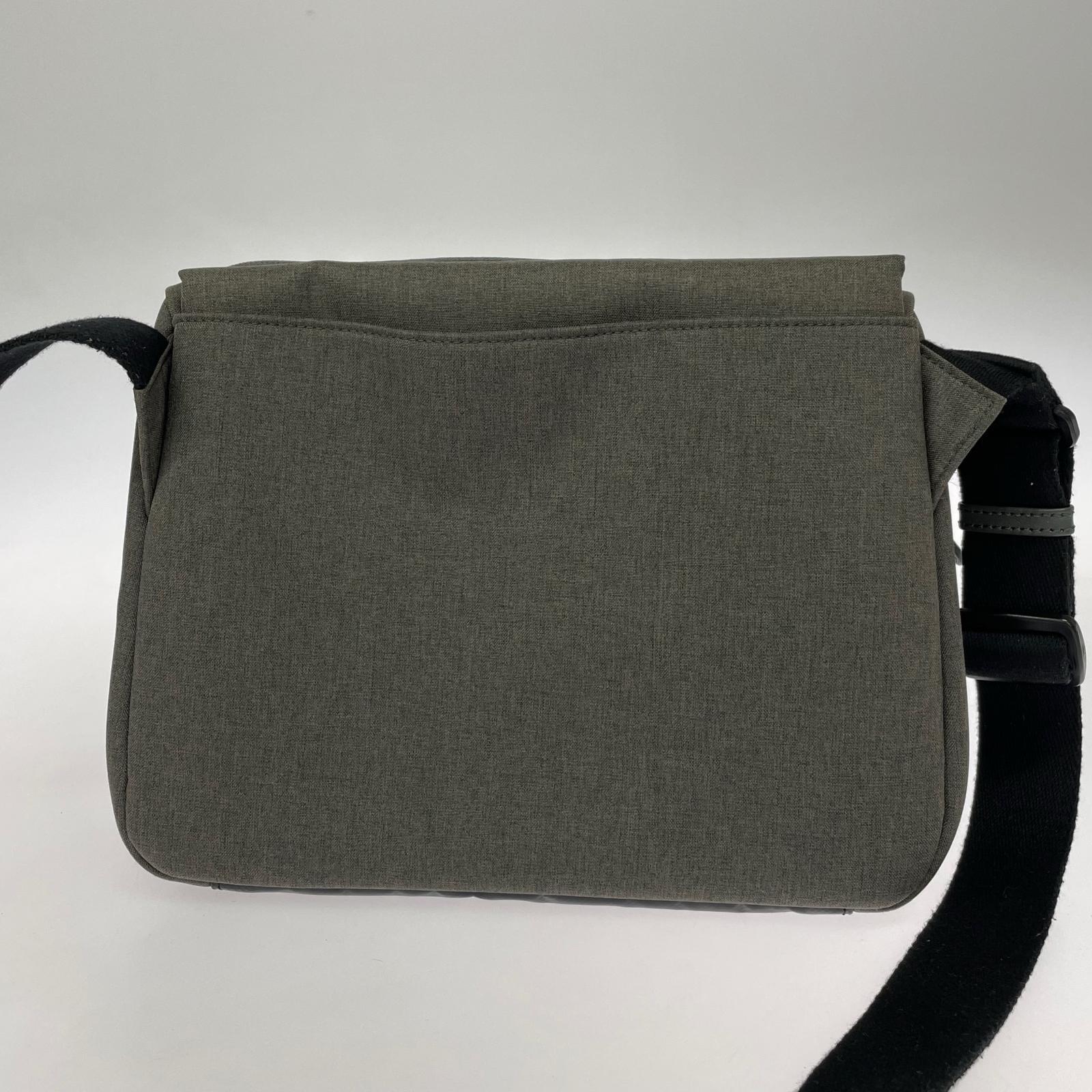 ショルダーバッグ ひらくPCバッグ グレー