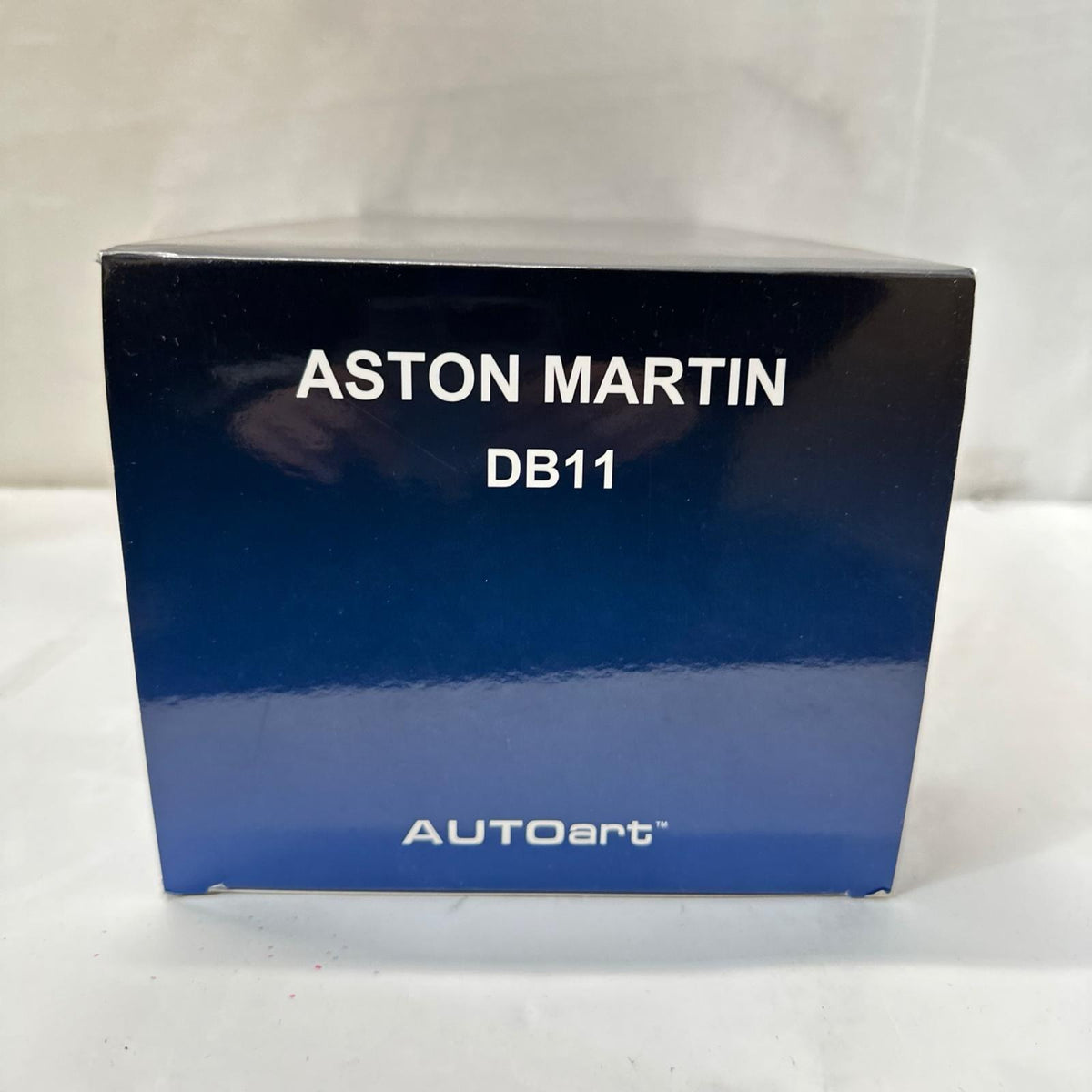 AUTOart 1/18 アストンマーチン DB11 AUTOart スケールカー