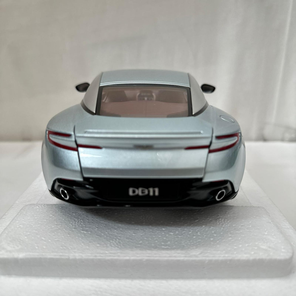 AUTOart 1/18 アストンマーチン DB11 AUTOart スケールカー