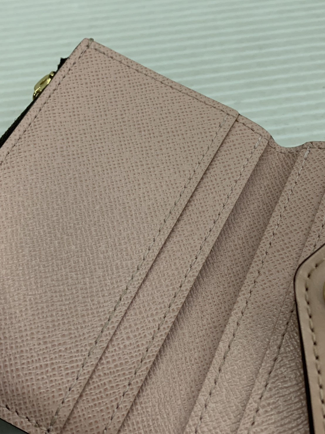 LOUIS VUITTON ポルトフォイユ・ゾエ ダミエ ローズバレリーヌ N60167