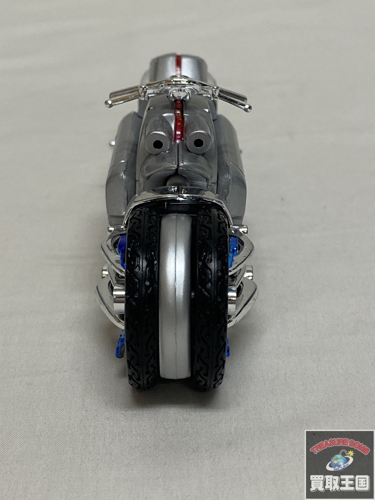 Maisto 1/18 DODGE TOMAHAWK スケールカー