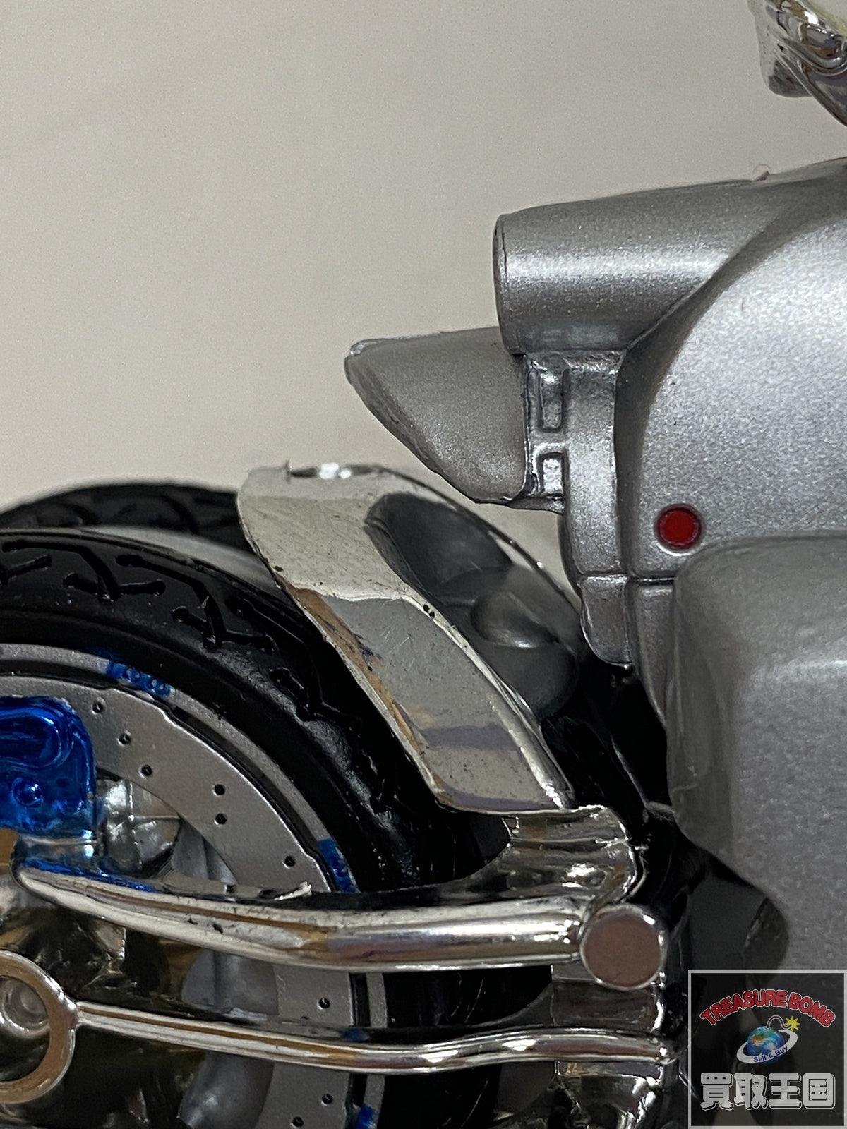 Maisto 1/18 DODGE TOMAHAWK スケールカー