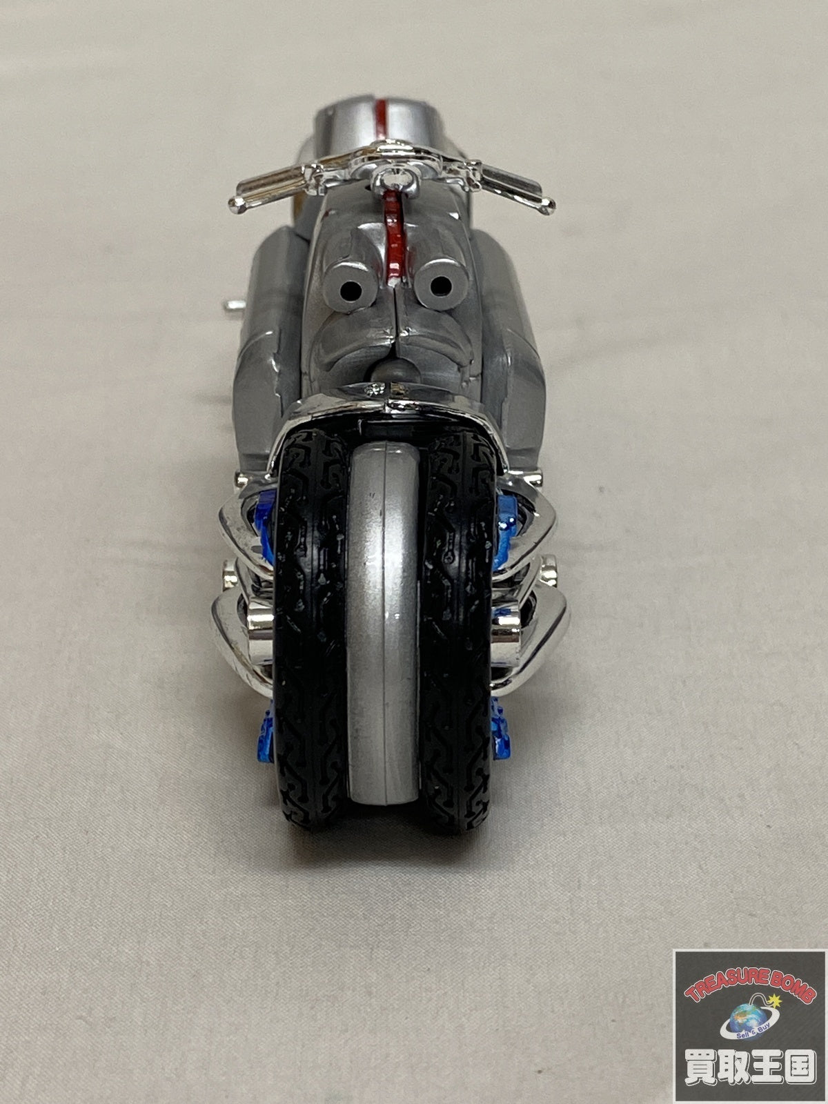 Maisto 1/18 DODGE TOMAHAWK スケールカー
