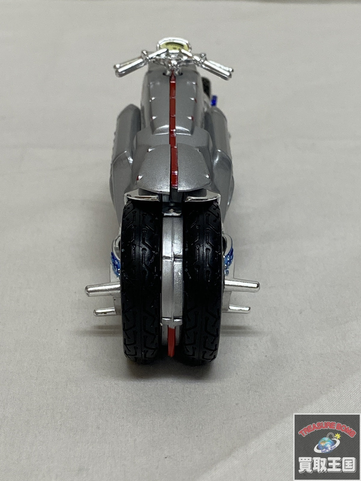 Maisto 1/18 DODGE TOMAHAWK スケールカー