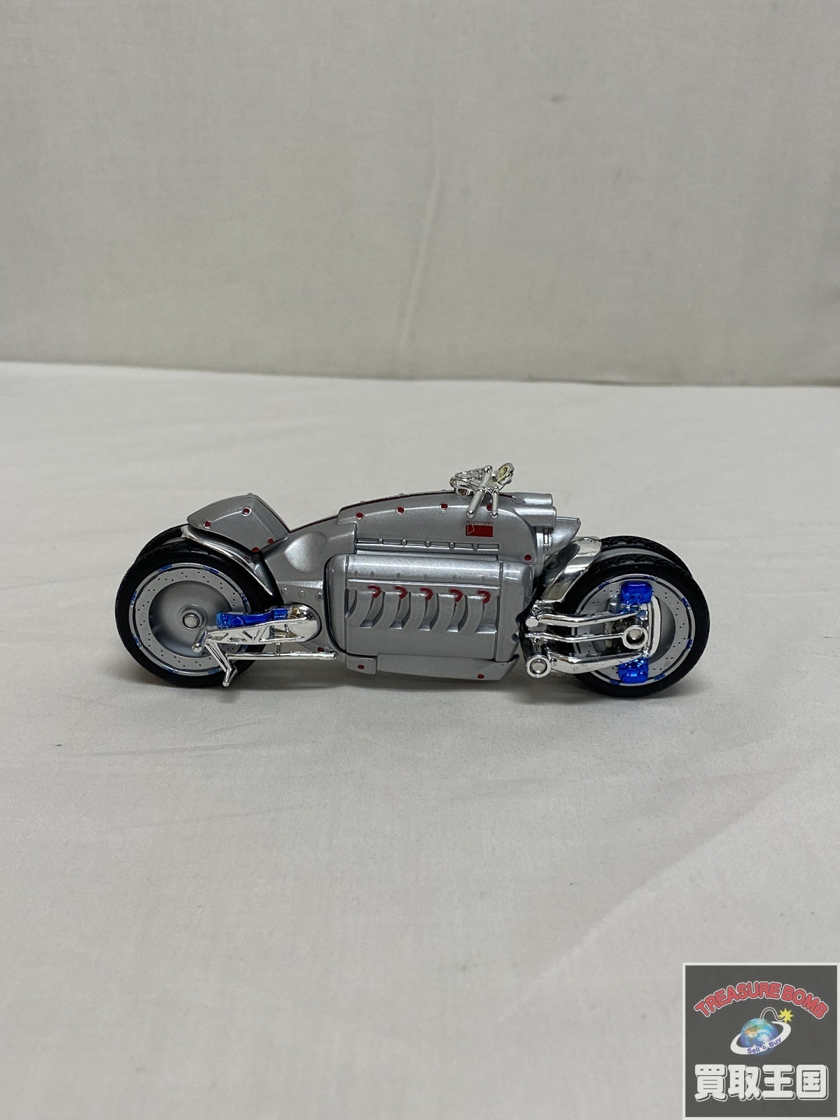 Maisto 1/18 DODGE TOMAHAWK スケールカー
