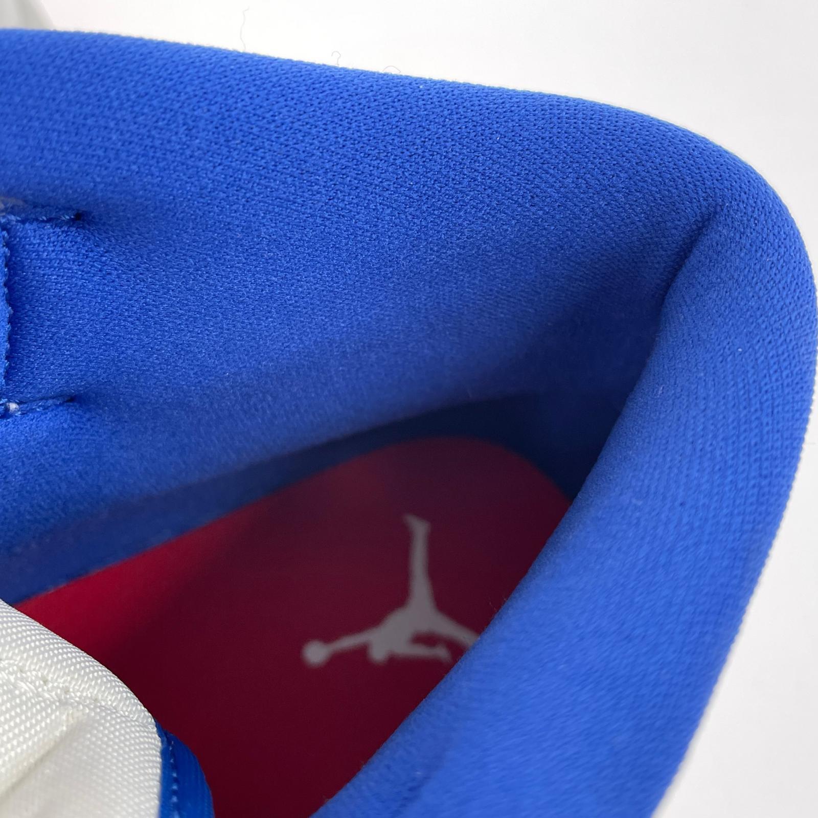 スニーカー WMNS AIR JORDAN 1 MID 25.0cm 25cm (US7 UK6 1/2 EU40) ホワイト