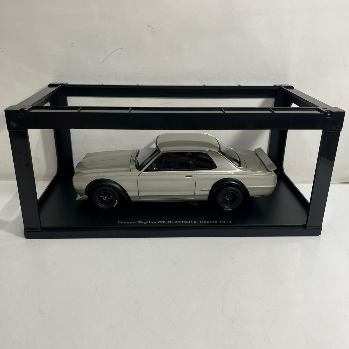 1/18 日産 スカイライン GT-R KPGC10 レーシング 1972 AUTOart スケールカー