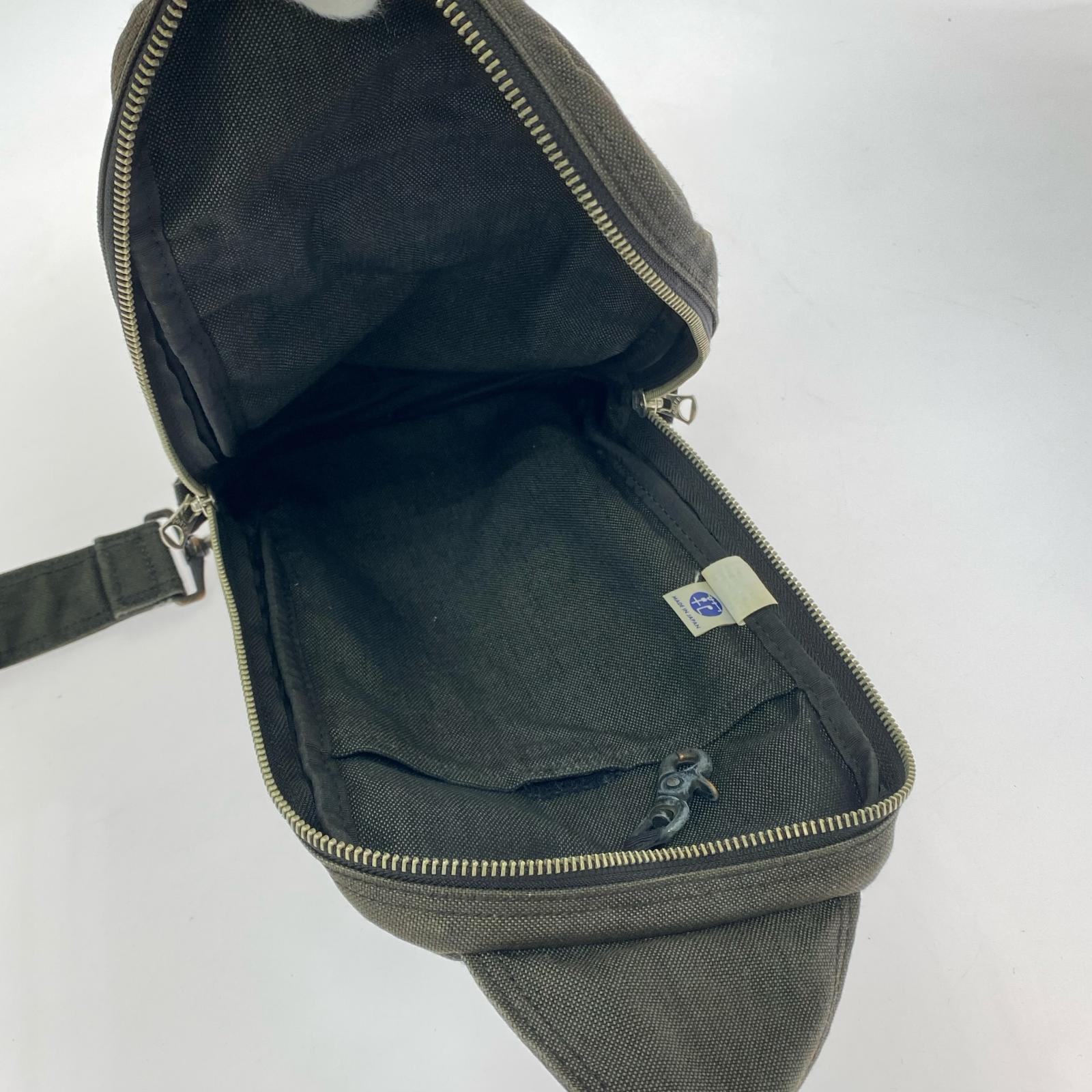 ショルダーバッグ SMOKY スリングショルダーバッグ ブラック