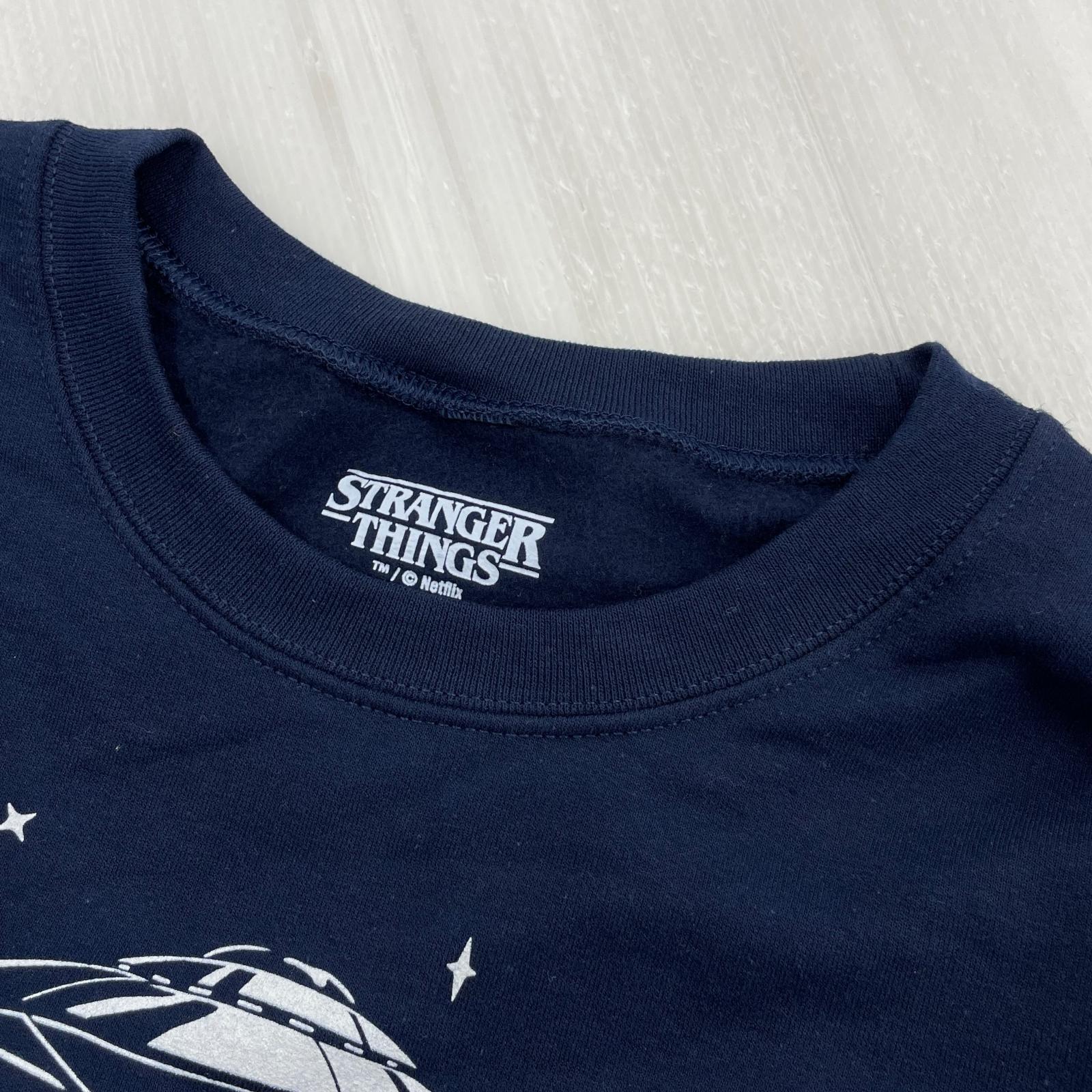 スウェット STRANGER THINGS BEAM ME UP L ネイビー