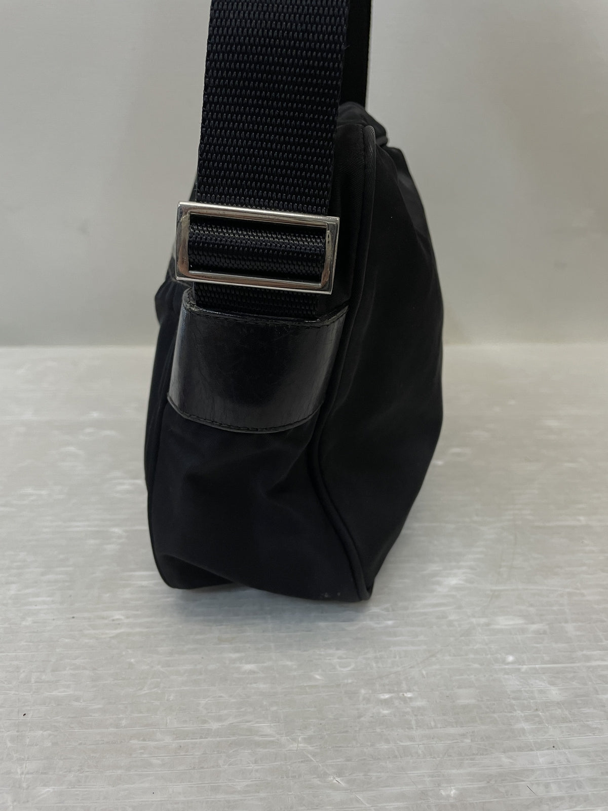 PRADA 三角プレート ナイロンスクエアショルダーバッグ 黒
