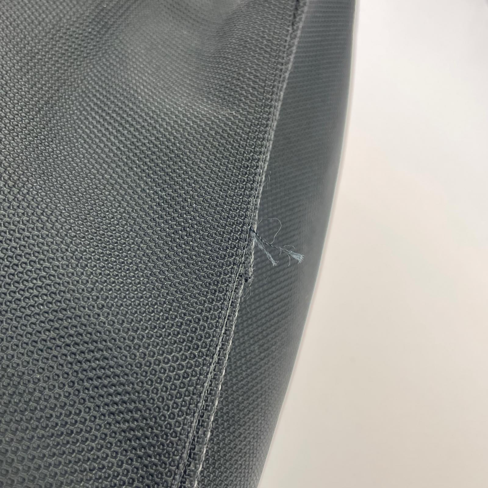 ショルダーバッグ ISSEY MIYAKE キャンバスショルダーバッグ 黒 ブラック