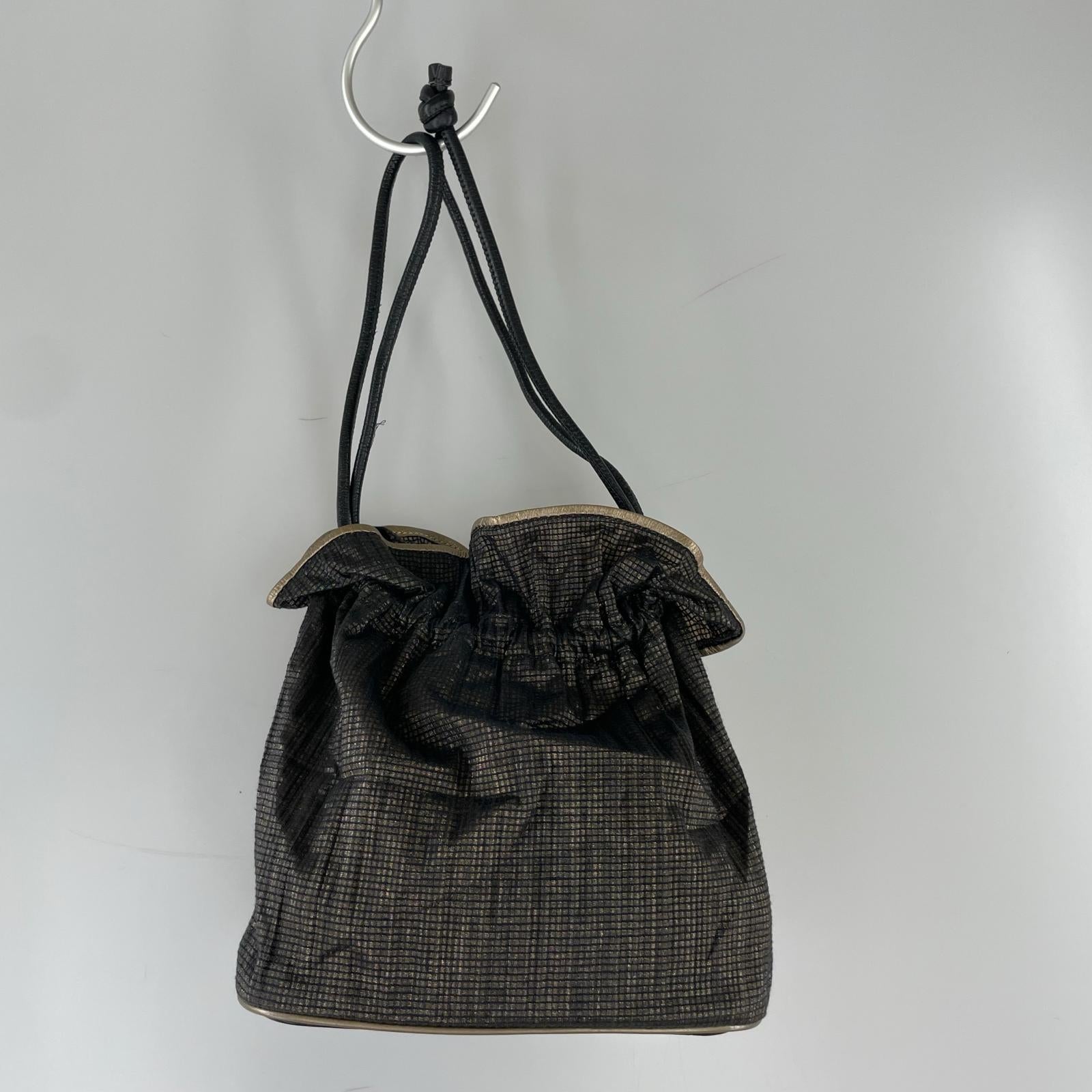 その他バッグ ISSEY MIYAKE ラメ巾着バッグ ブラック