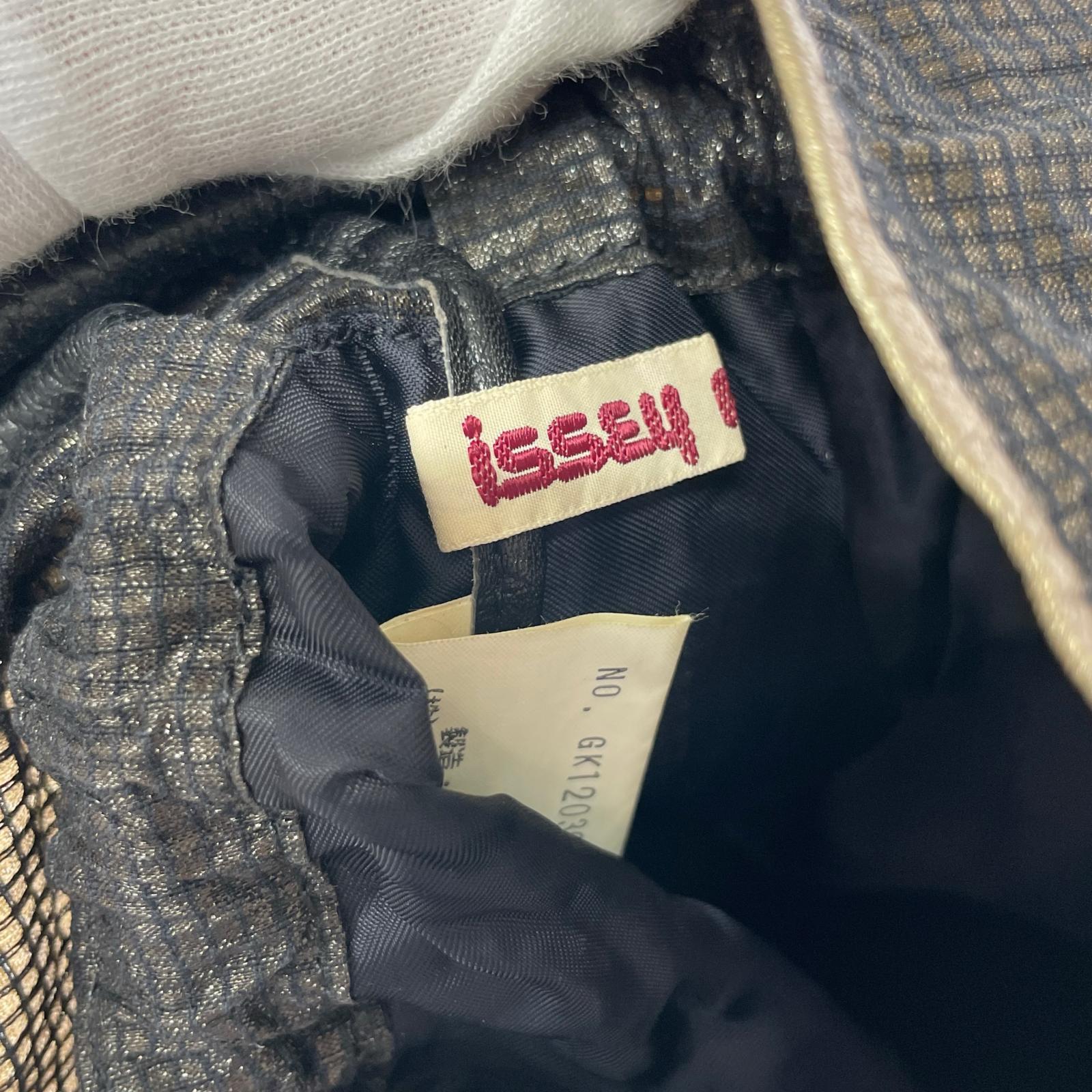 その他バッグ ISSEY MIYAKE ラメ巾着バッグ ブラック