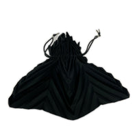 ハンドバッグ ISSEY MIYAKE プリーツ巾着バッグ 黒 ブラック
