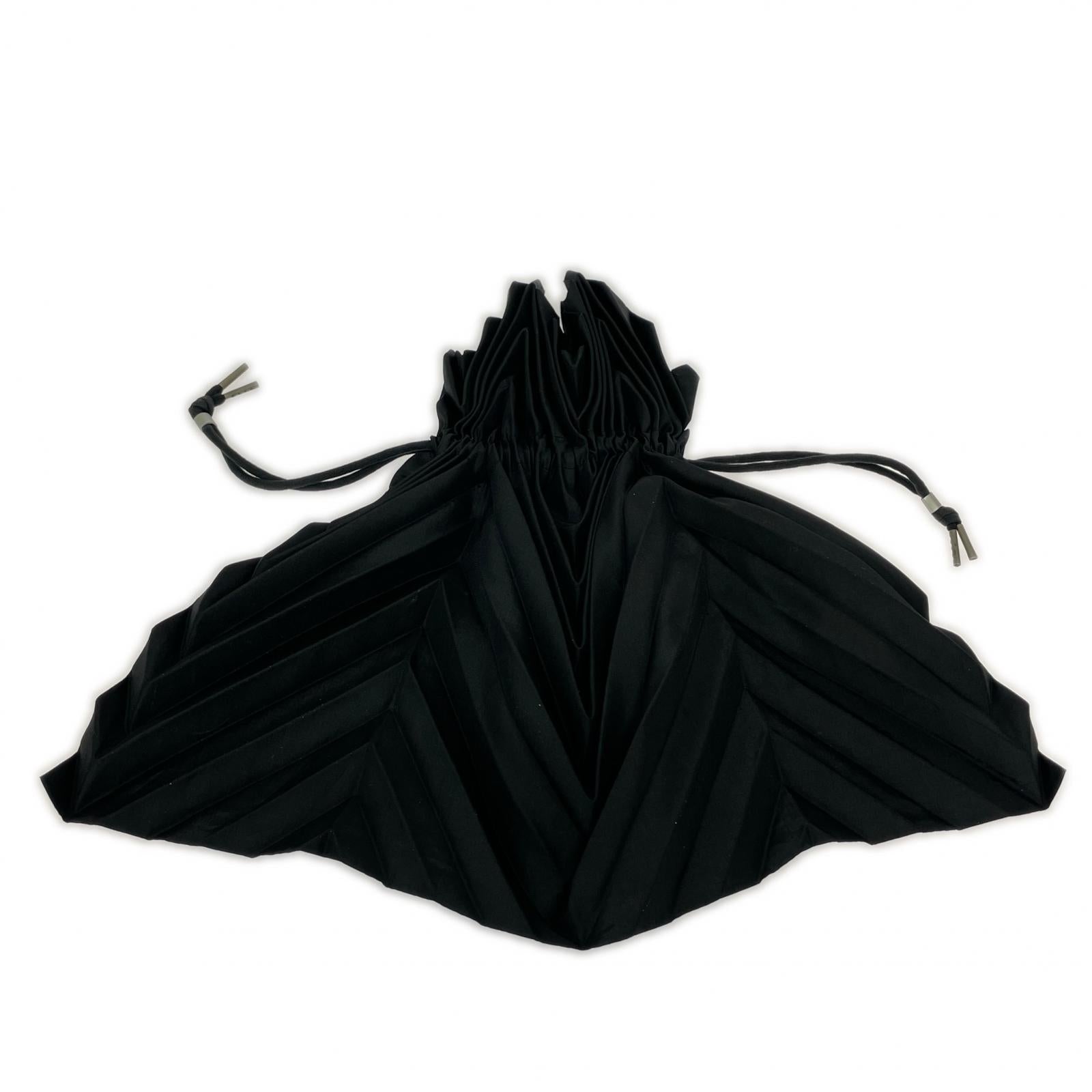 ハンドバッグ ISSEY MIYAKE プリーツ巾着バッグ 黒 ブラック