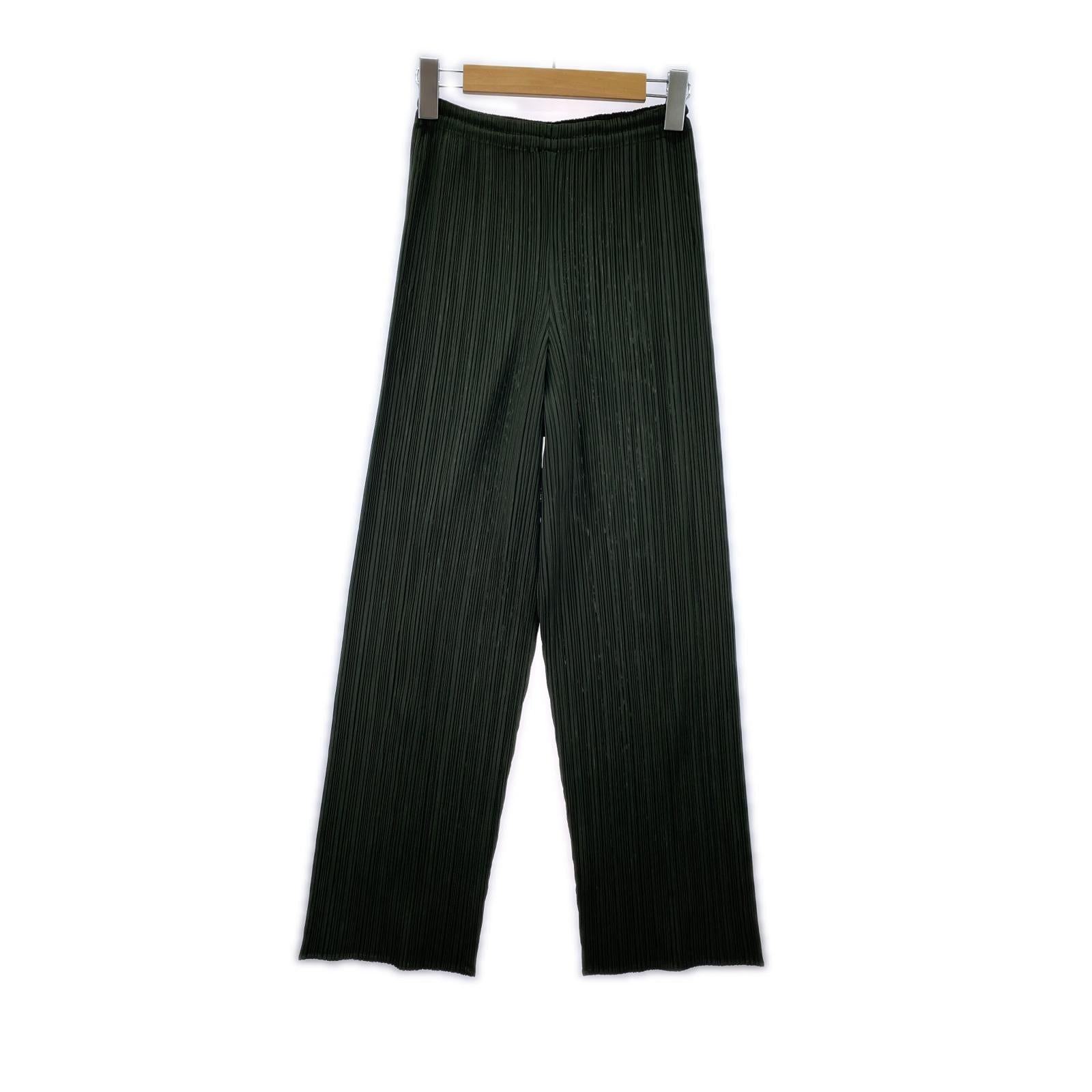 パンツ ISSEY MIYAKE プリーツパンツ 緑 1 グリーン