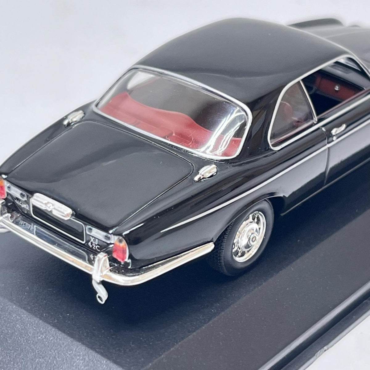PMA ジャガー XJ12 クーペ シリーズⅡ ジャガー XJ12 クーペ シリーズ II 1975 ブラック (Jaguar XJ12 Coupe Series II ミニチャンプス(PMA) スケールカー