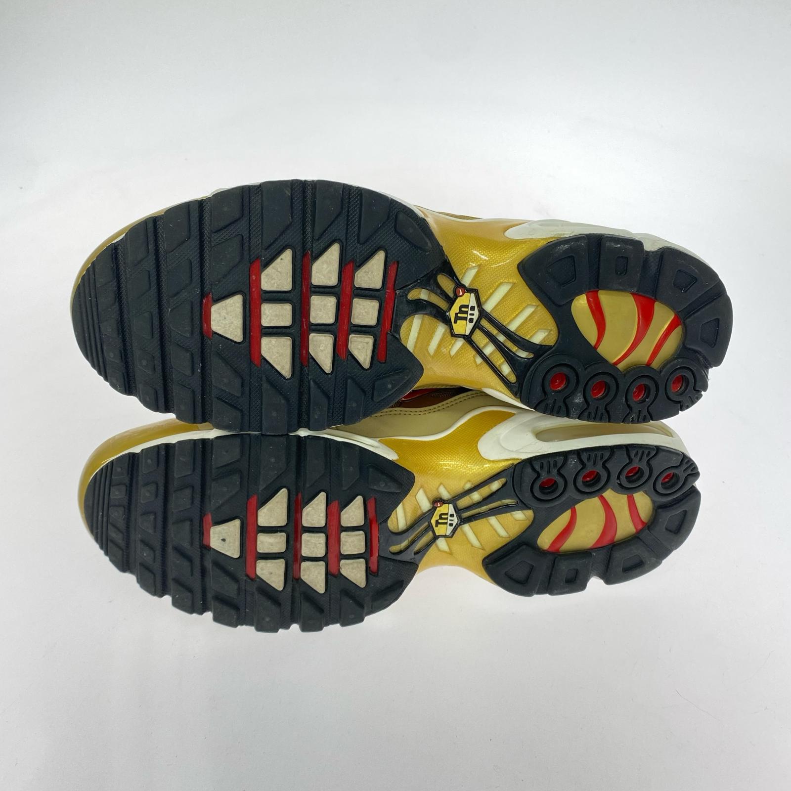 スニーカー AIR MAX PLUS QS/26.5 26.5cm (US8 1/2 UK8 EU43) ゴールド