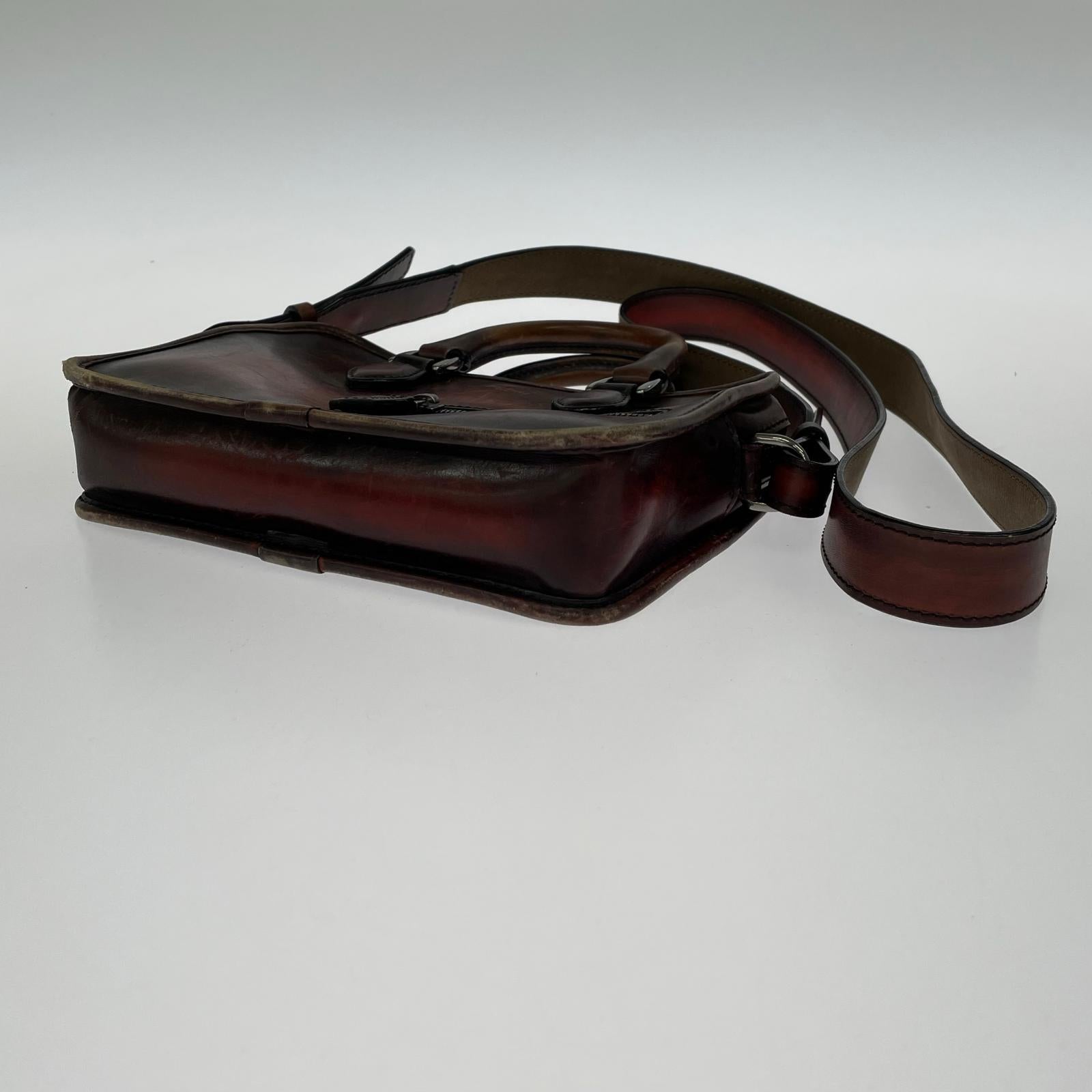 ショルダーバッグ Berluti アンジュールガリバー スクリットレザー レッド