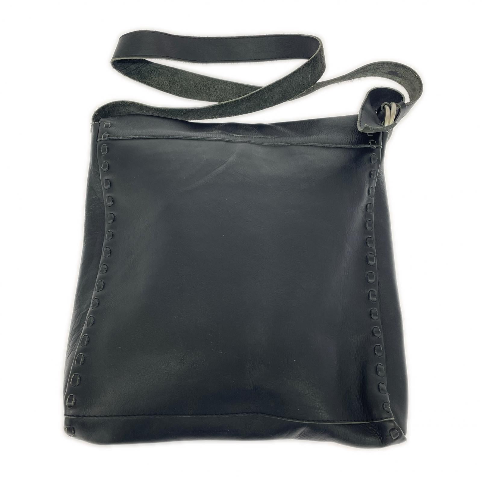 ショルダーバッグ ハンドステッチレザーショルダーバッグ BLK ブラック