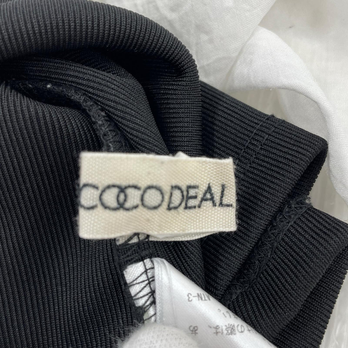 ワンピース COCO DEAL オフショルバルーンケープカットワンピース ブラック