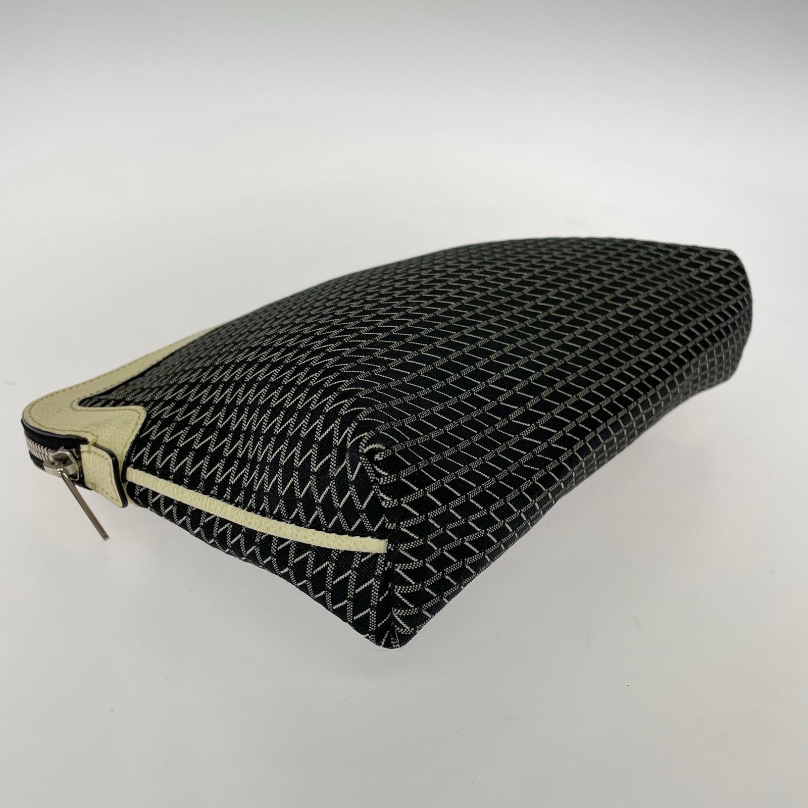 その他バッグ Valextra クラッチバッグ 黒 ブラック