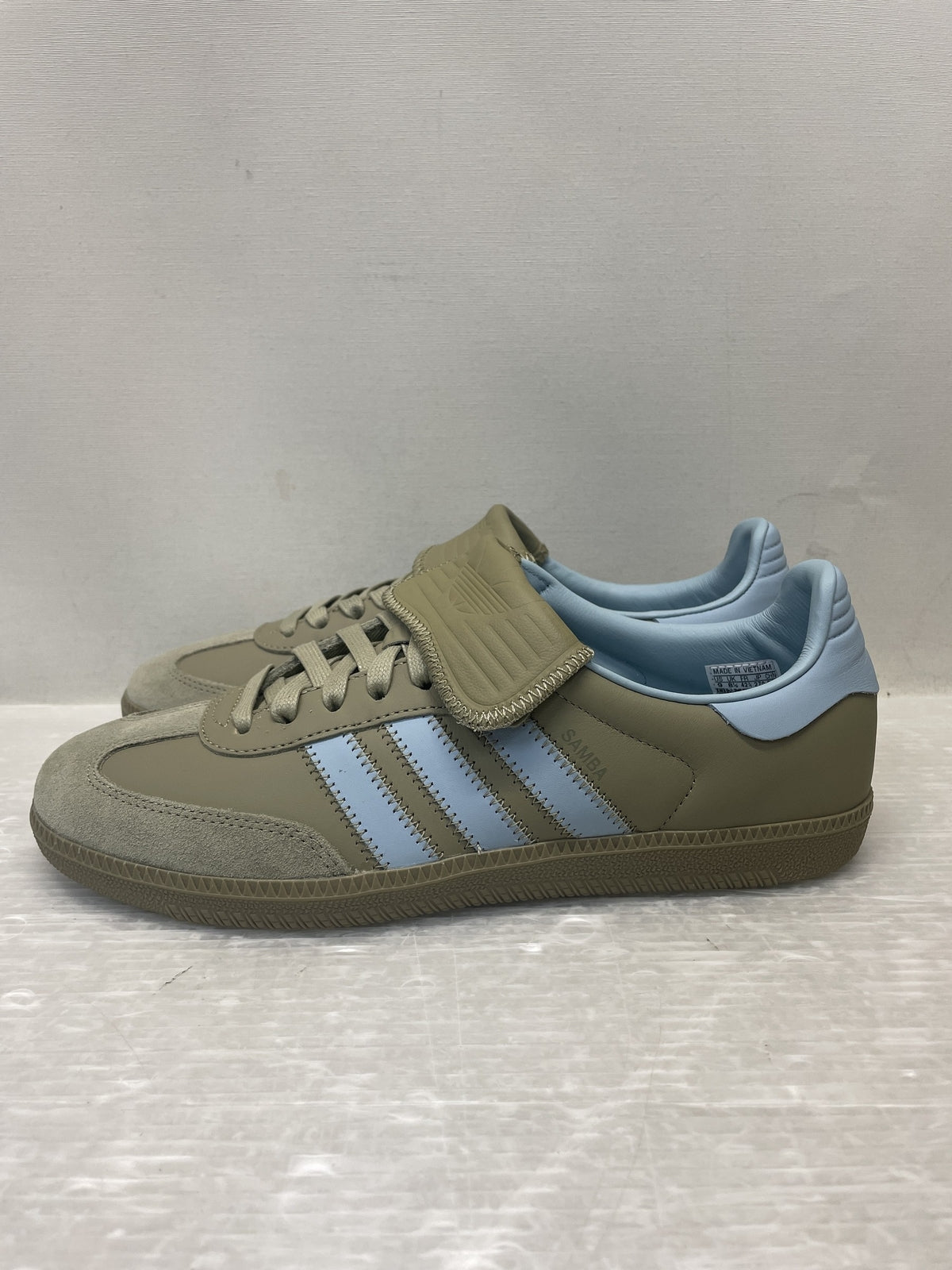 スニーカー ID8712