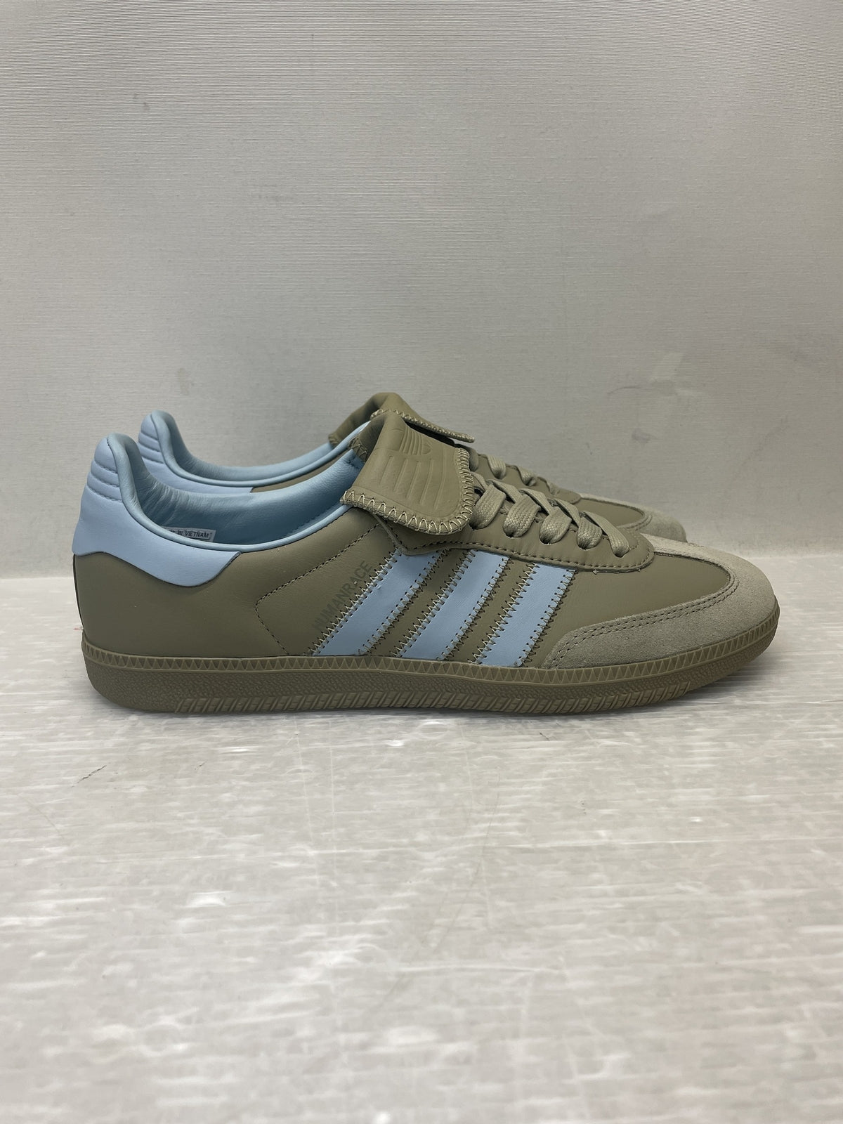 スニーカー ID8712
