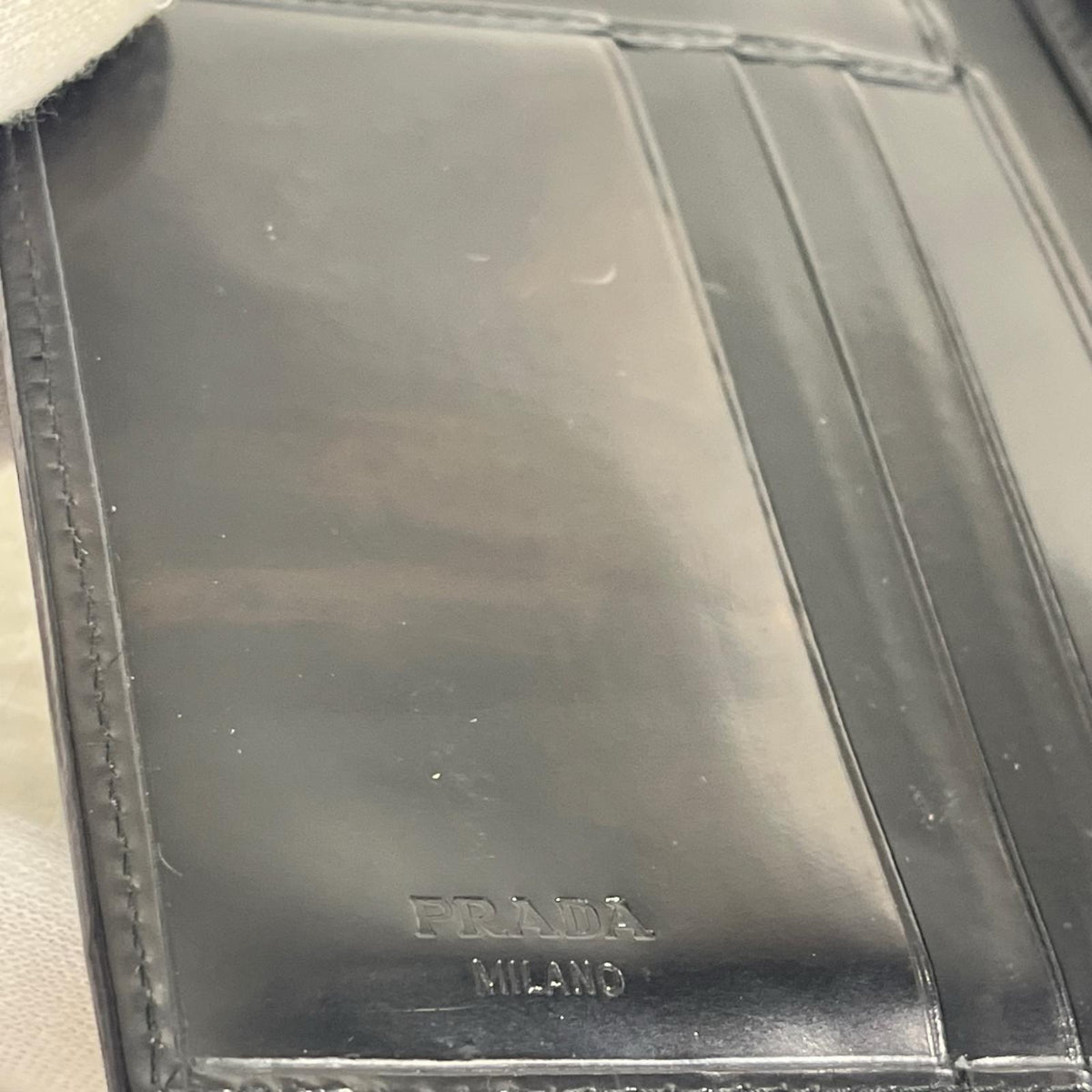 PRADA エナメルパテント
