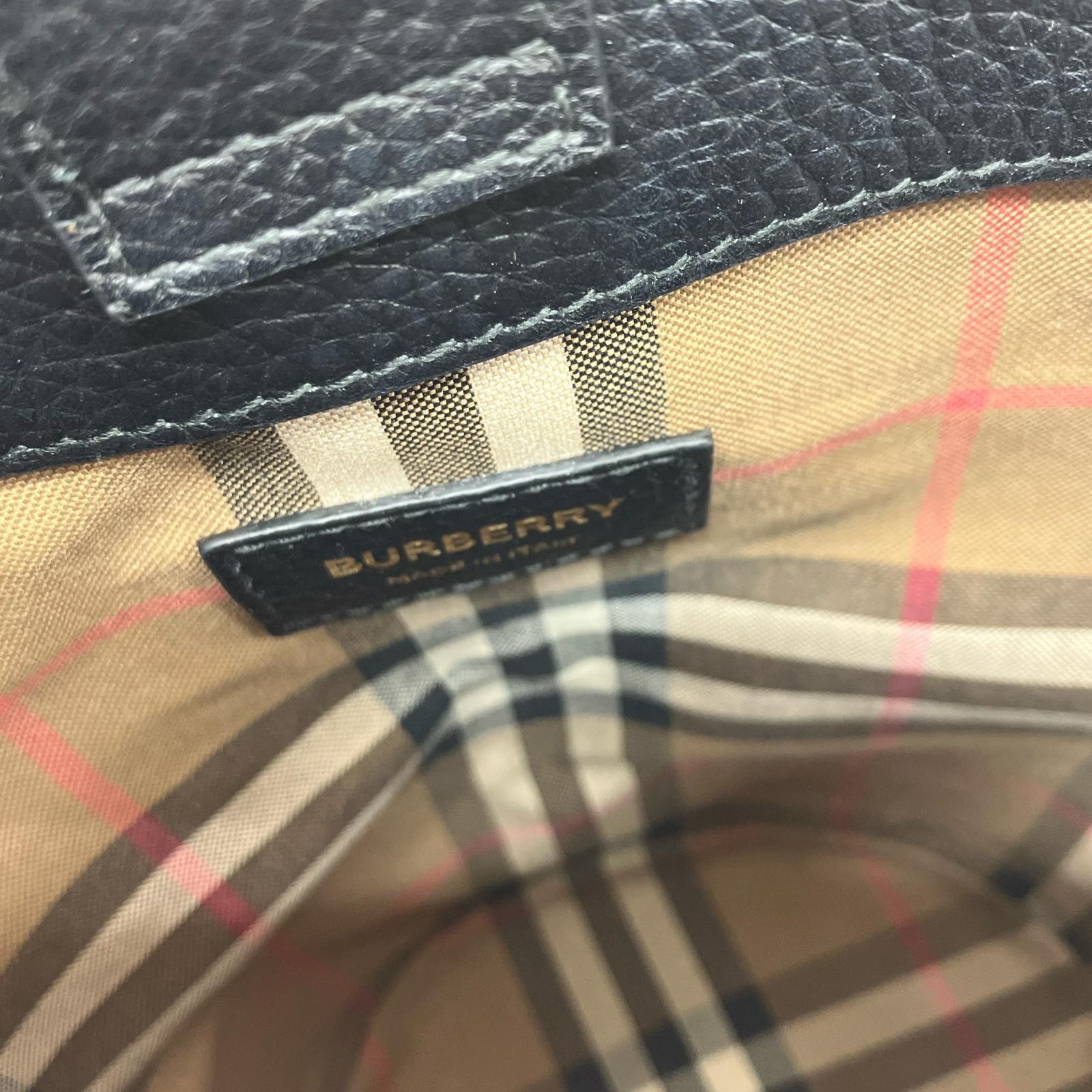 ボディバッグ Medium Bucket Bag ブラック