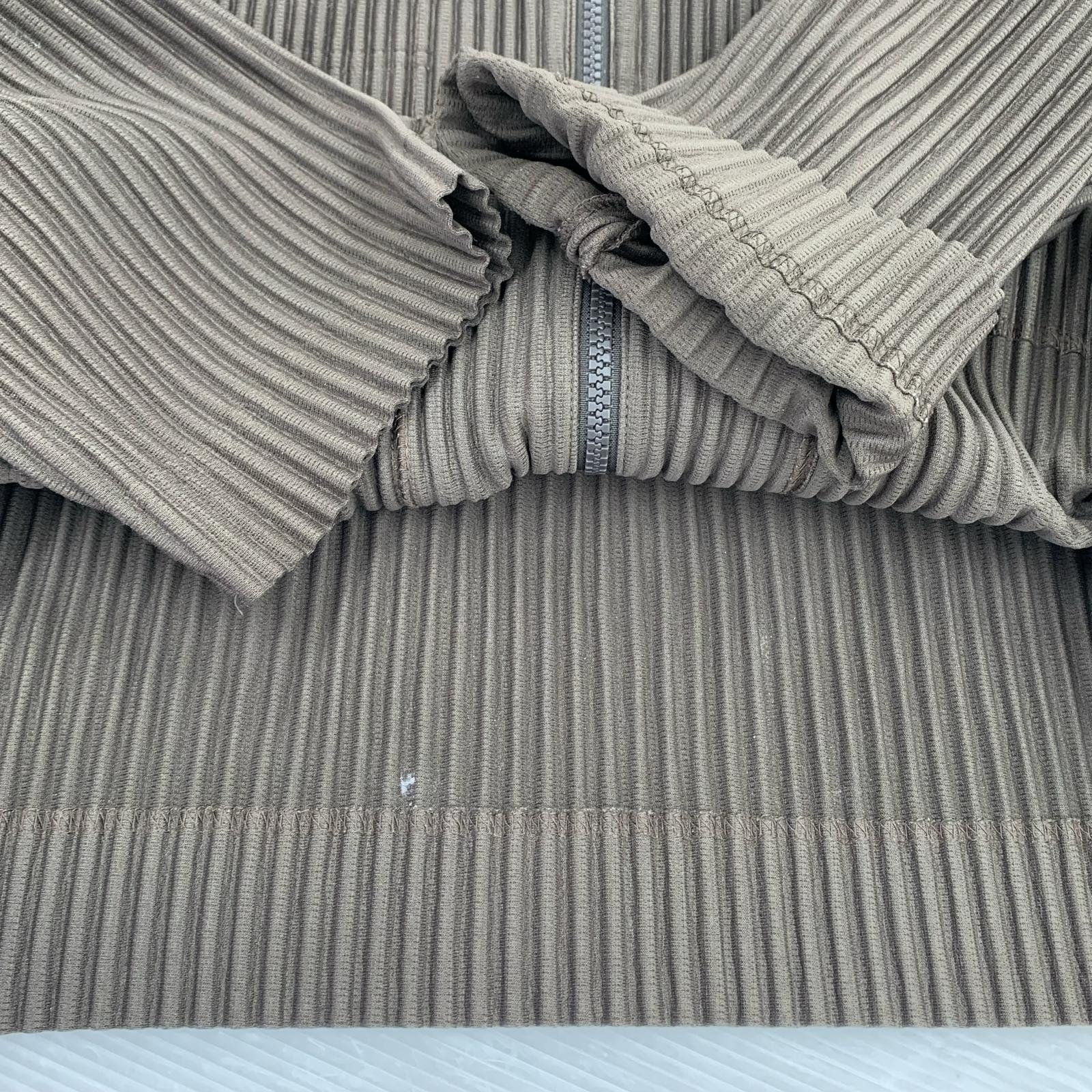 長袖Tシャツ HOMME PLISSE BODY ARCH グレー (2) 2 ブラウン