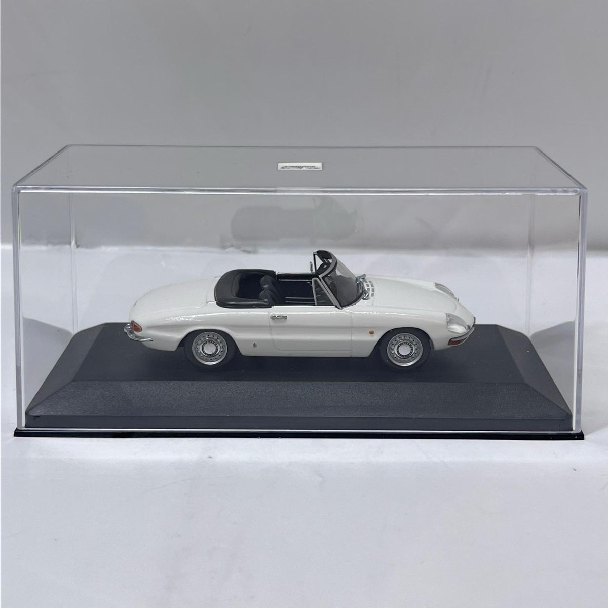 PMA 1/43 アルファロメオ スパイダー 1750 ベロー 1968 ミニチャンプス 1/43 アルファロメオ スパイダー 1750 ヴェローチェ 1968 ホワイト MINICHAMPS(ミニチャンプス) スケールカー