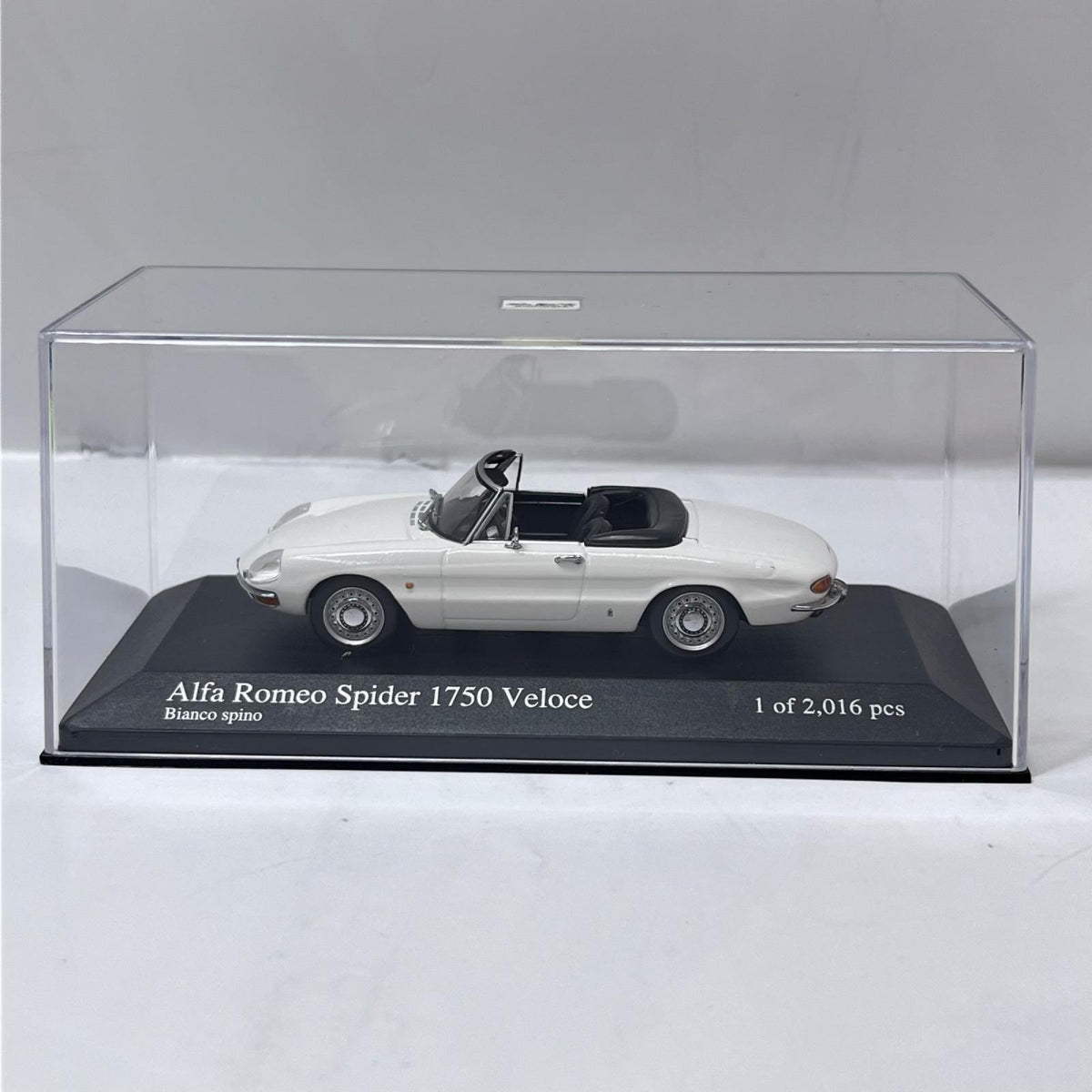 PMA 1/43 アルファロメオ スパイダー 1750 ベロー 1968 ミニチャンプス 1/43 アルファロメオ スパイダー 1750 ヴェローチェ 1968 ホワイト MINICHAMPS(ミニチャンプス) スケールカー