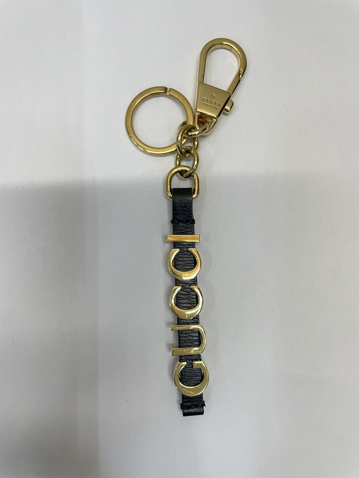 GUCCI スクリプト キーチェーン 773970