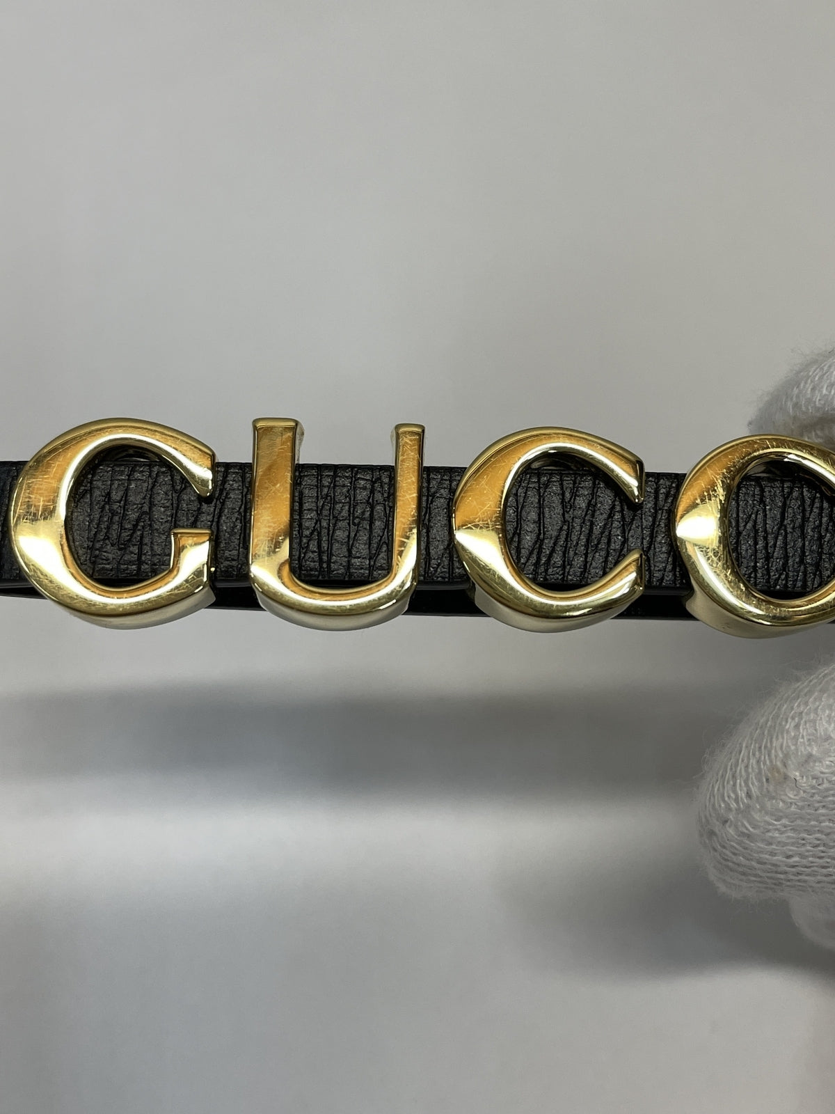 GUCCI スクリプト キーチェーン 773970