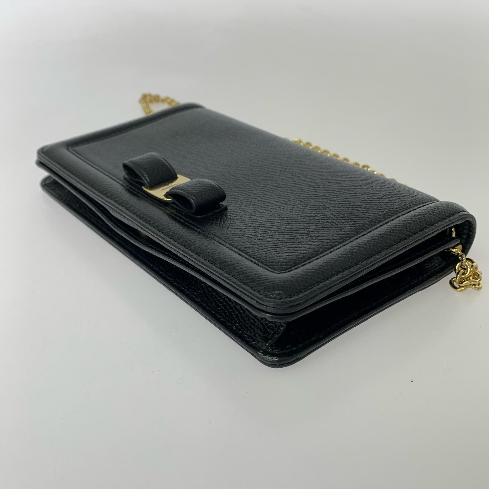 S.Ferragamo KM-22C916