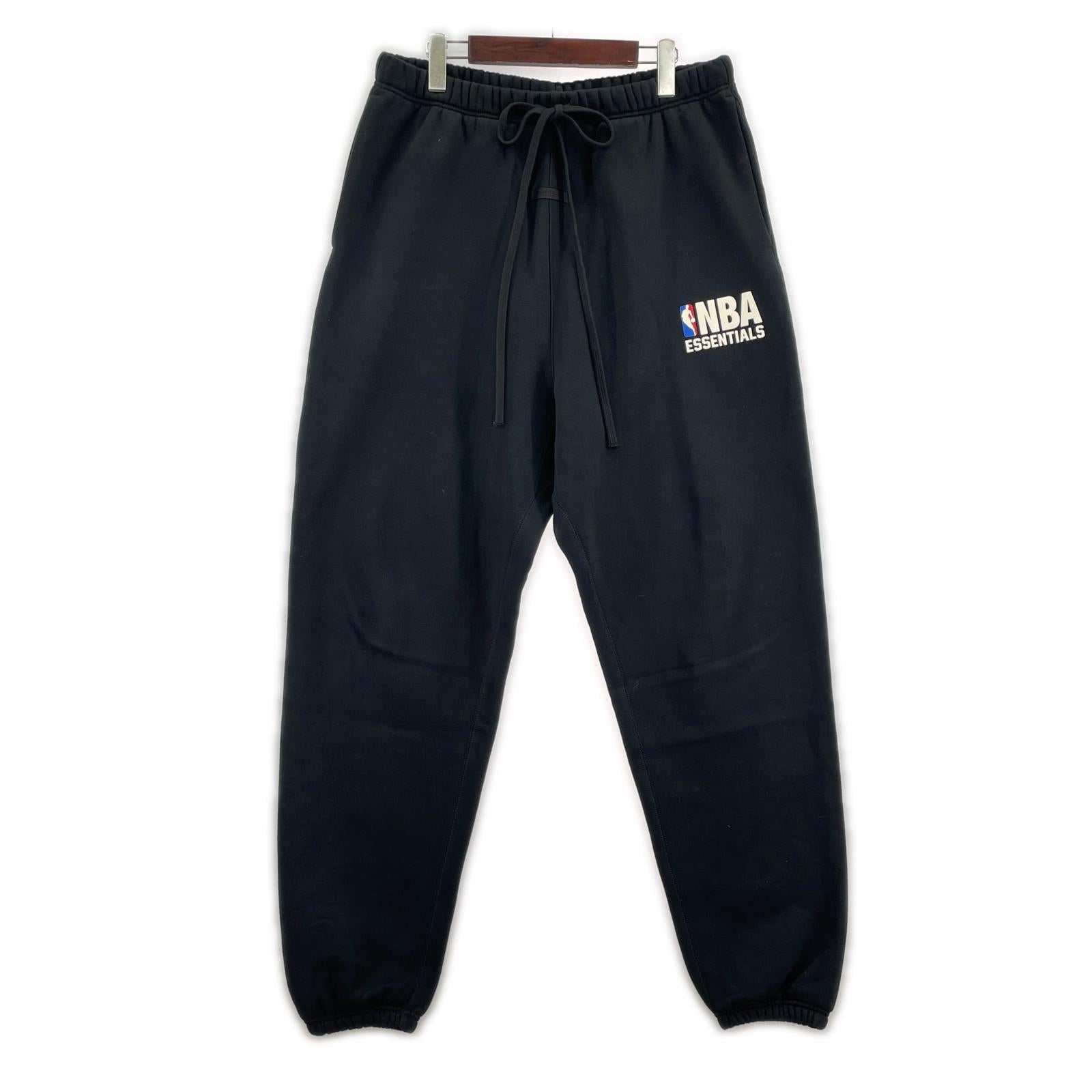 パンツ ESSENTIALS FEAR OF GOD NBA CLASSIC FIT SWEATPANT 黒 (L) L ブラック
