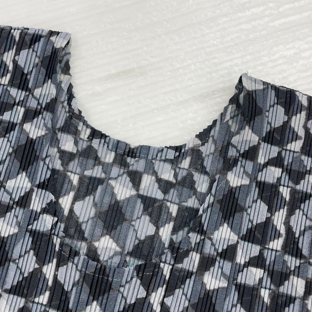 半袖Tシャツ PLEATS PLEASE 総柄プリーツトップス PP23-FK382 (3) 3