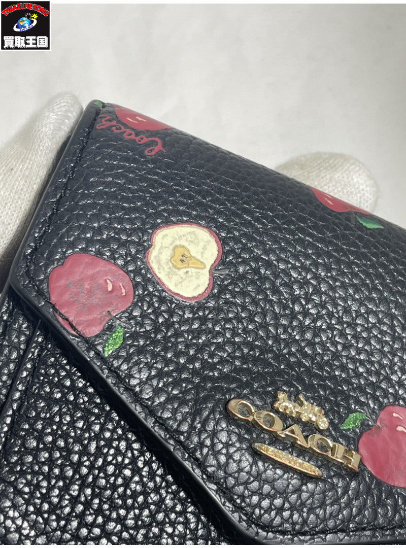 COACH リンゴ柄 三つ折り財布