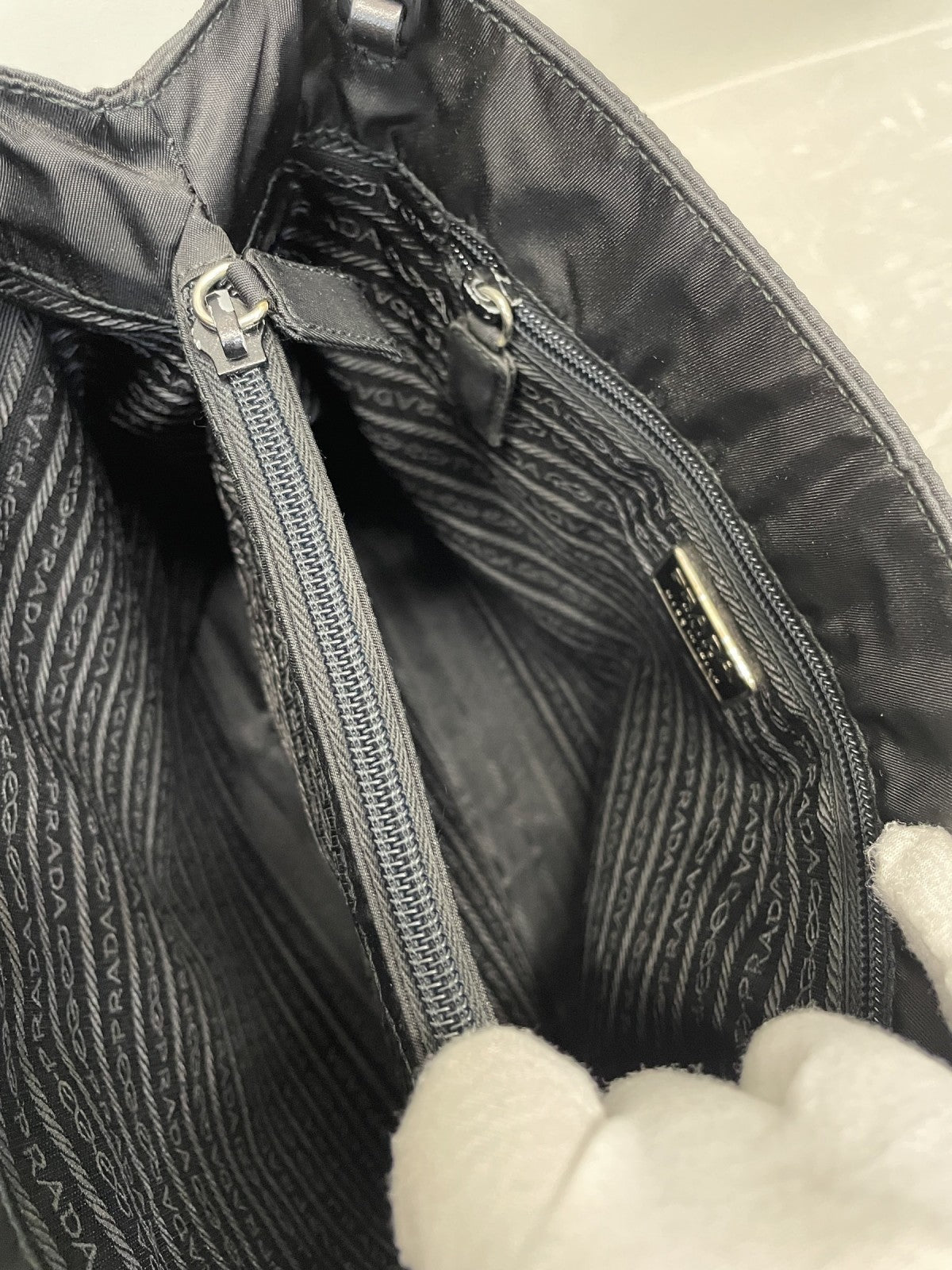 PRADA プラパーツハンドル スクエアナイロントートバッグ 黒