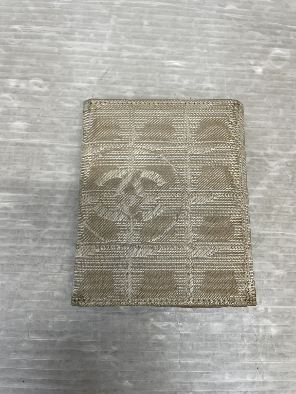 CHANEL ニュートラベルライン 三つ折り財布 ベージュ