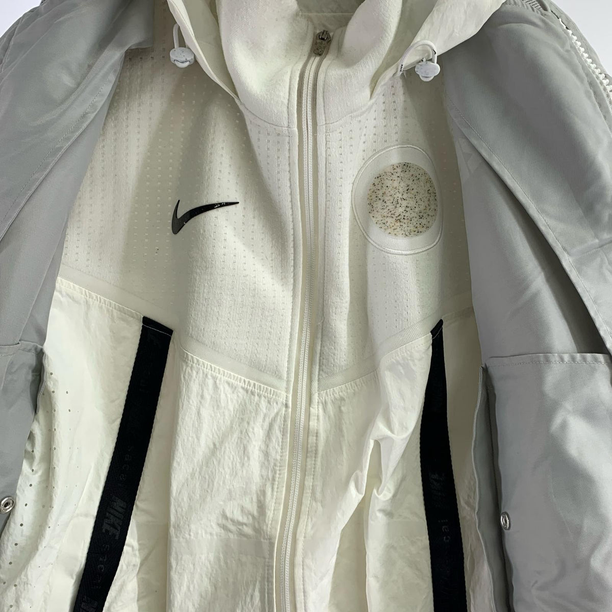 ブルゾン ×NIKE AS M NRG SACAI LAYERED JKT S グレー