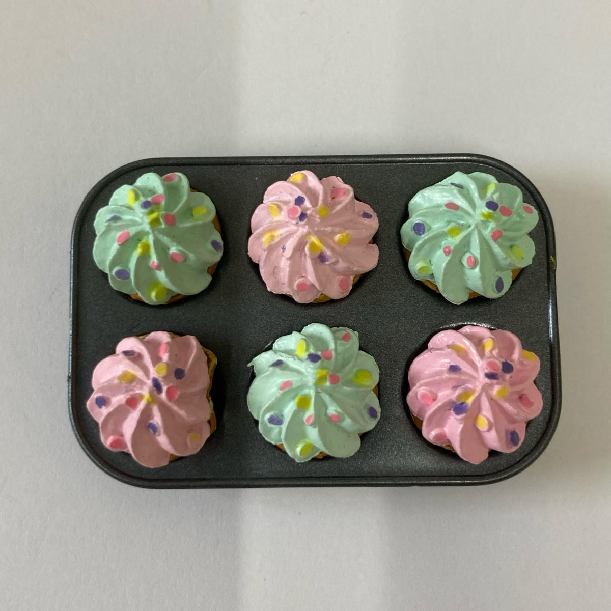 23.Mini Sweets Cupcake Creations リーメント