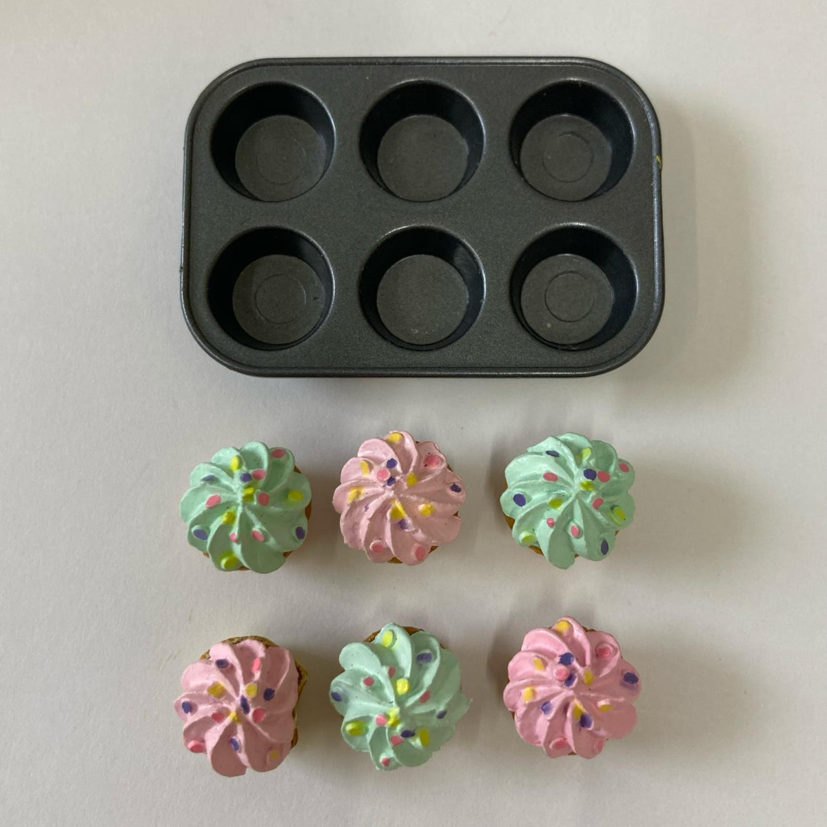 23.Mini Sweets Cupcake Creations リーメント
