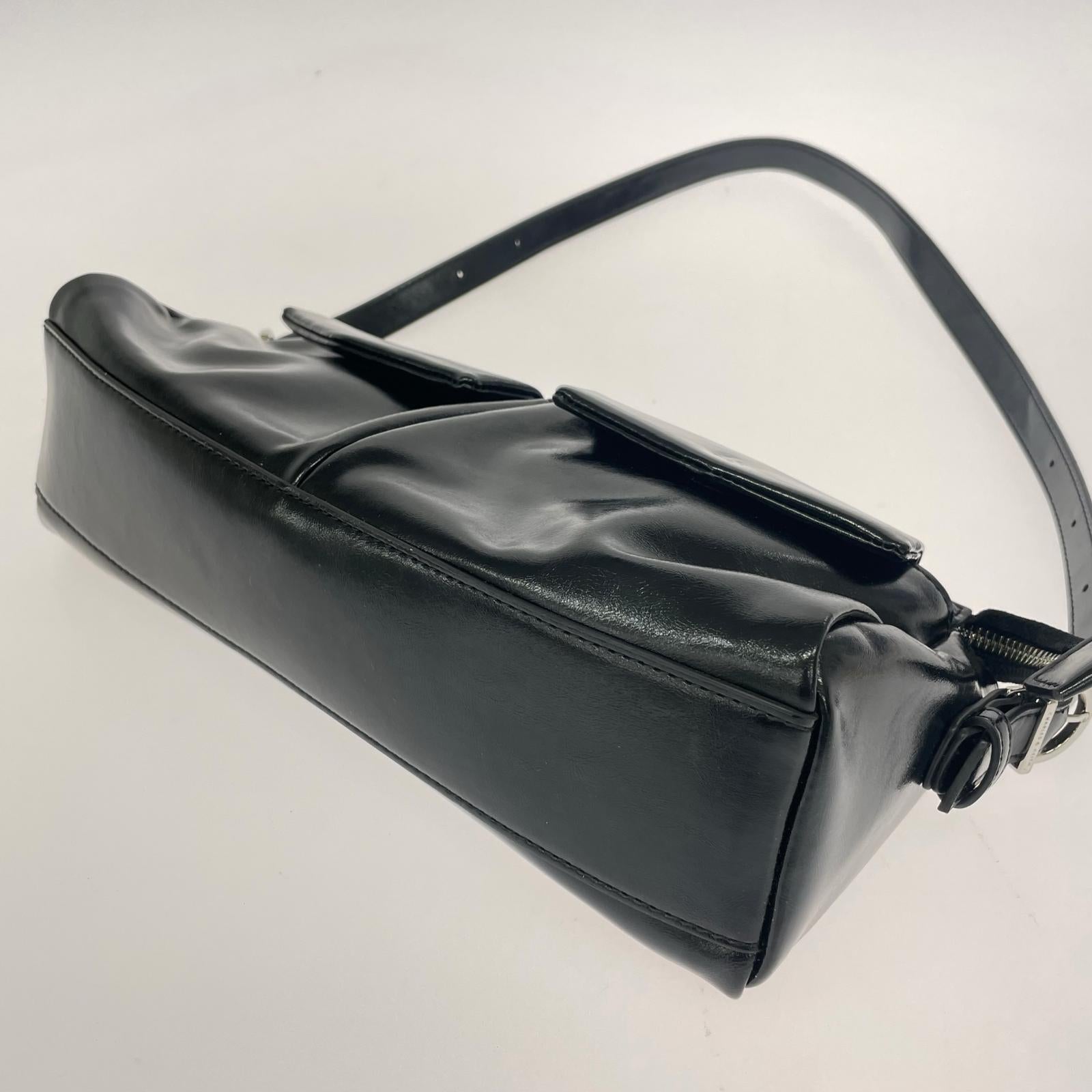 ショルダーバッグ CHARLES&KEITH 黒 ブラック